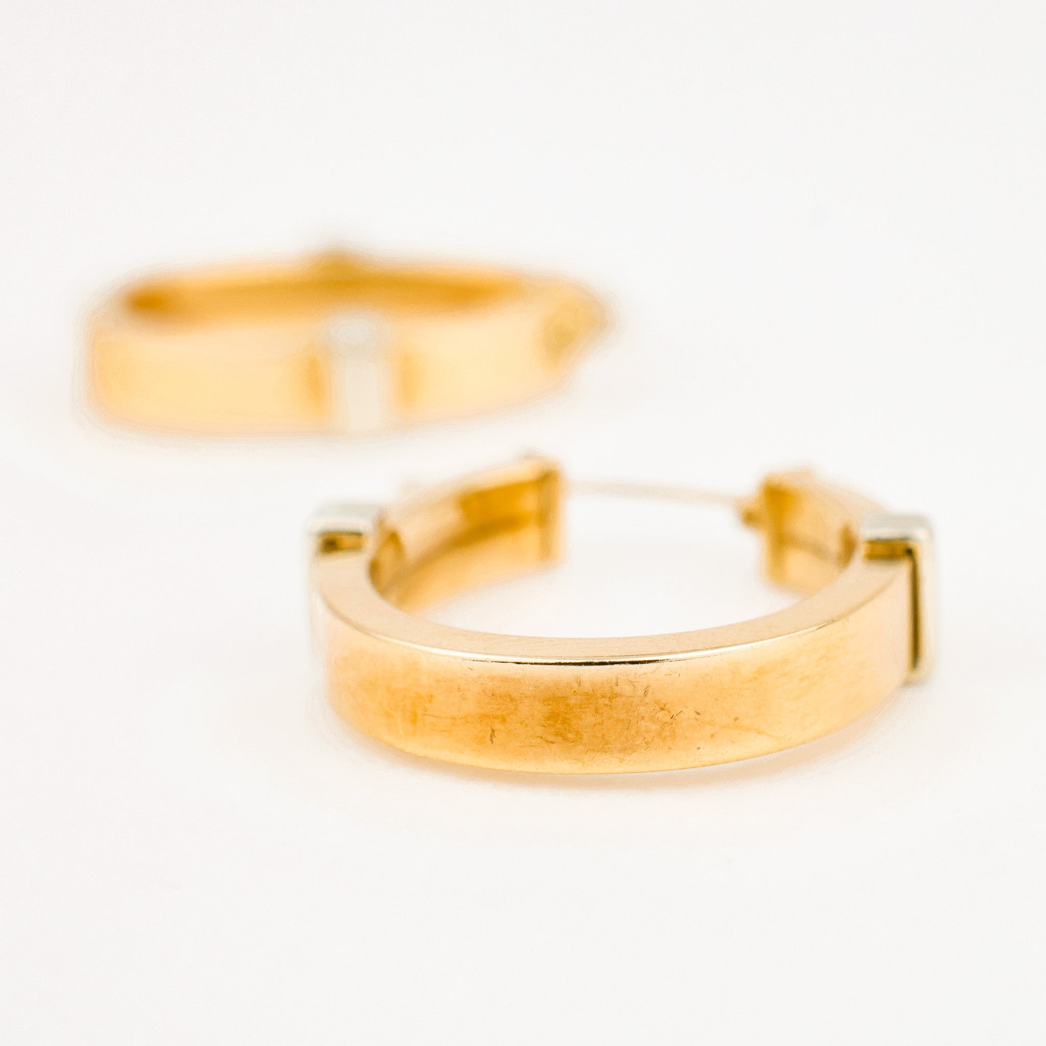 28 mm Two-Tone Oval Gold Hoop Earrings