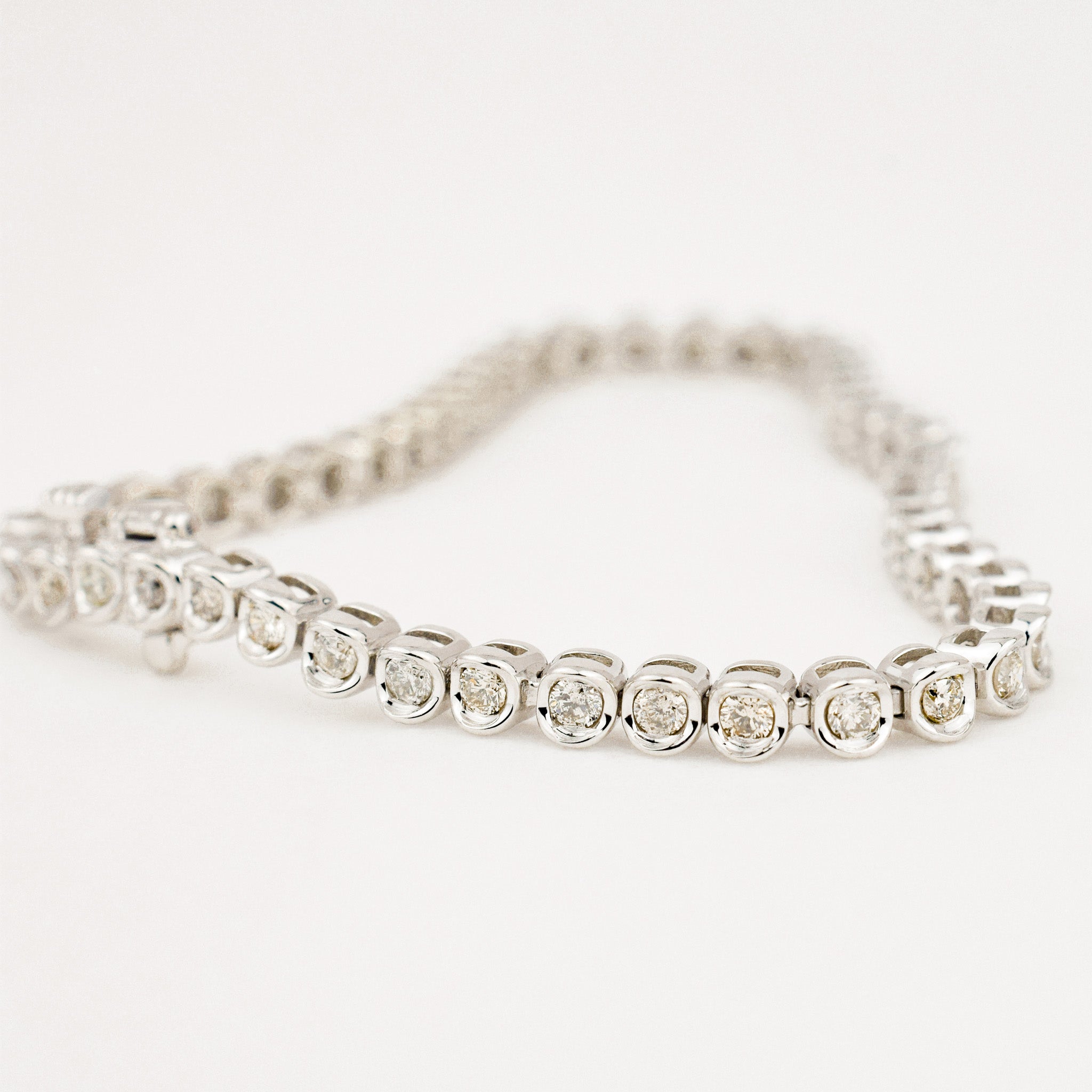 vintage 1.9 ct 7" Tennis Bracelet with 52 diamonds