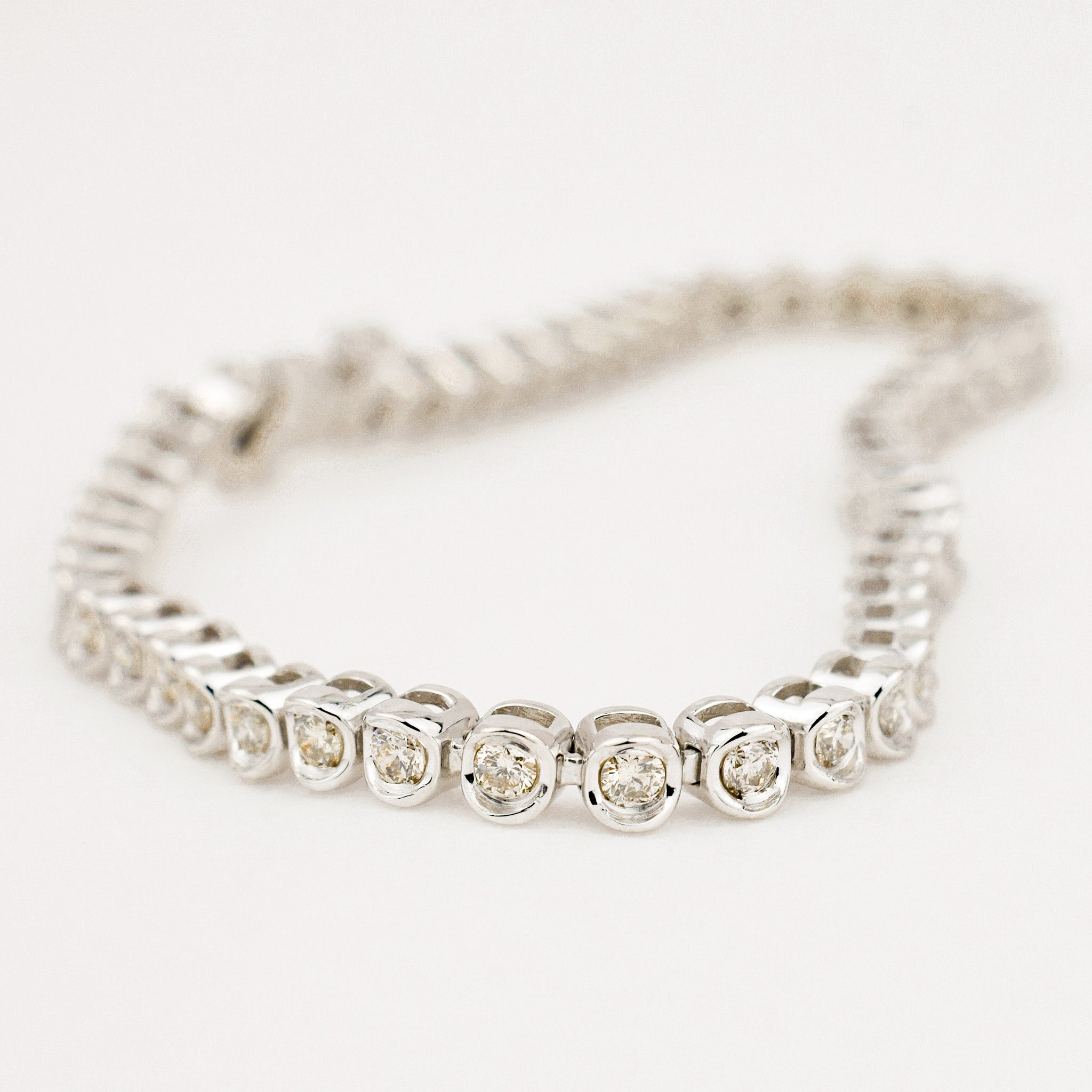 vintage 1.9 ct 7" Tennis Bracelet with 52 diamonds