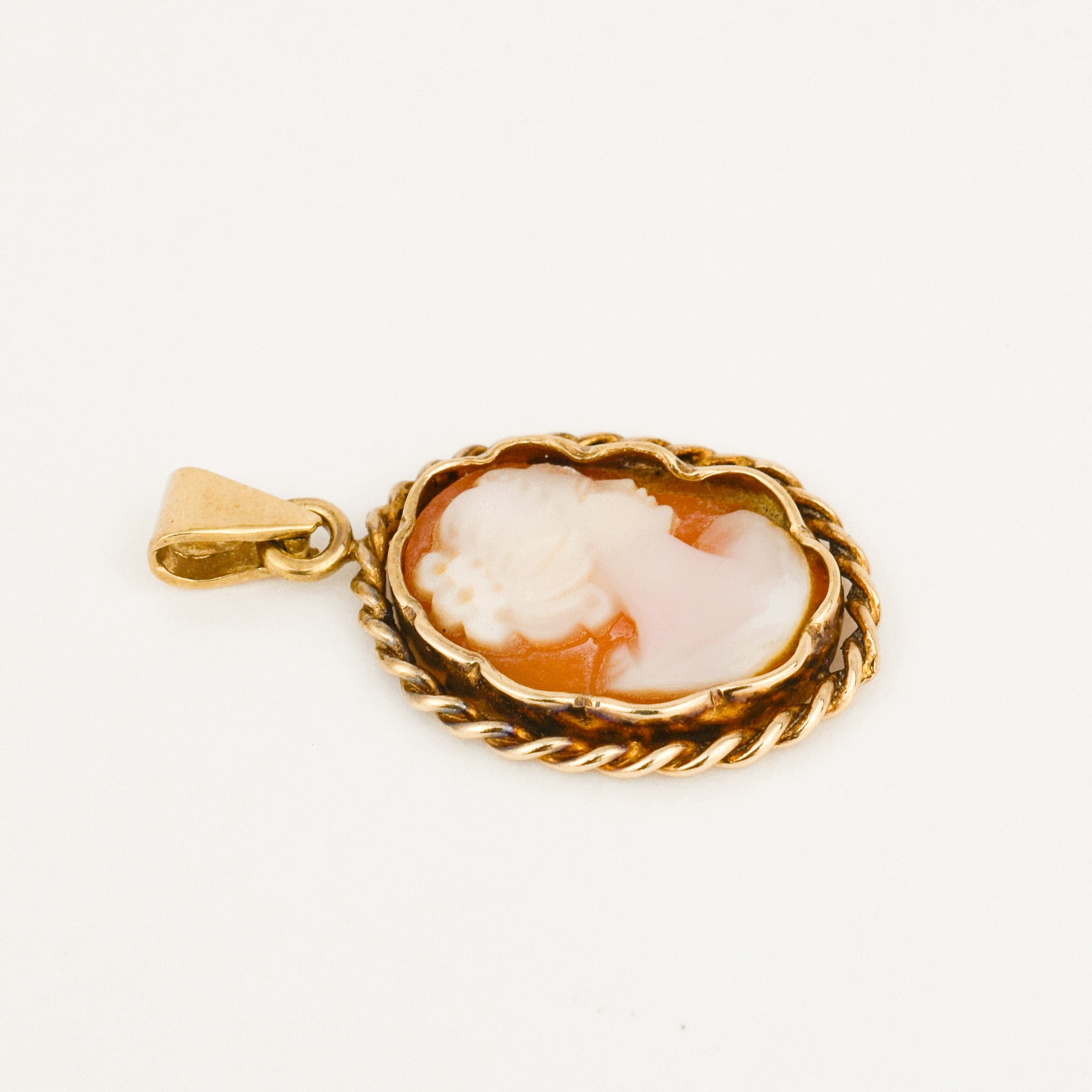 vintage Cornelian Shell Cameo Pendant
