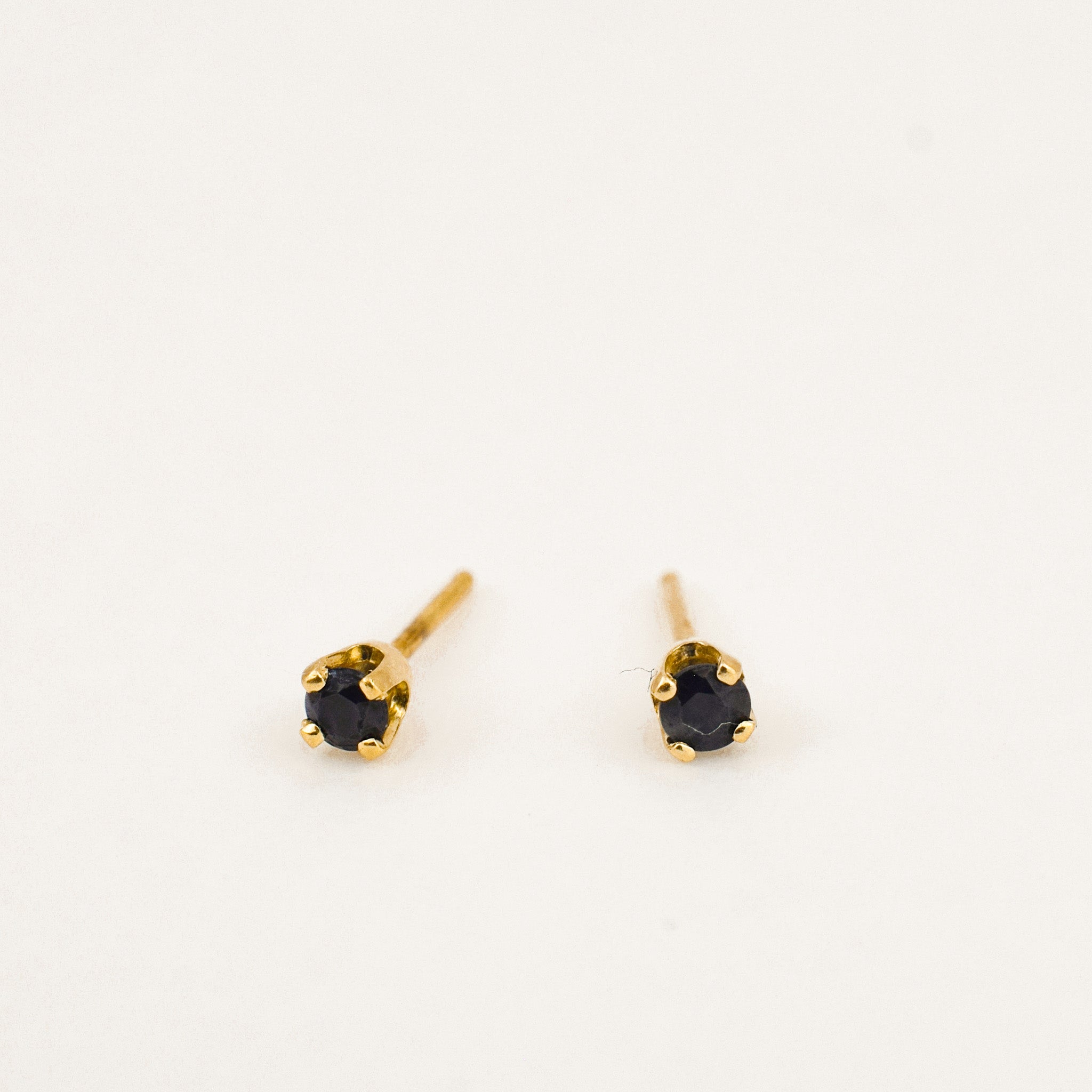 vintage sapphire stud earrings 