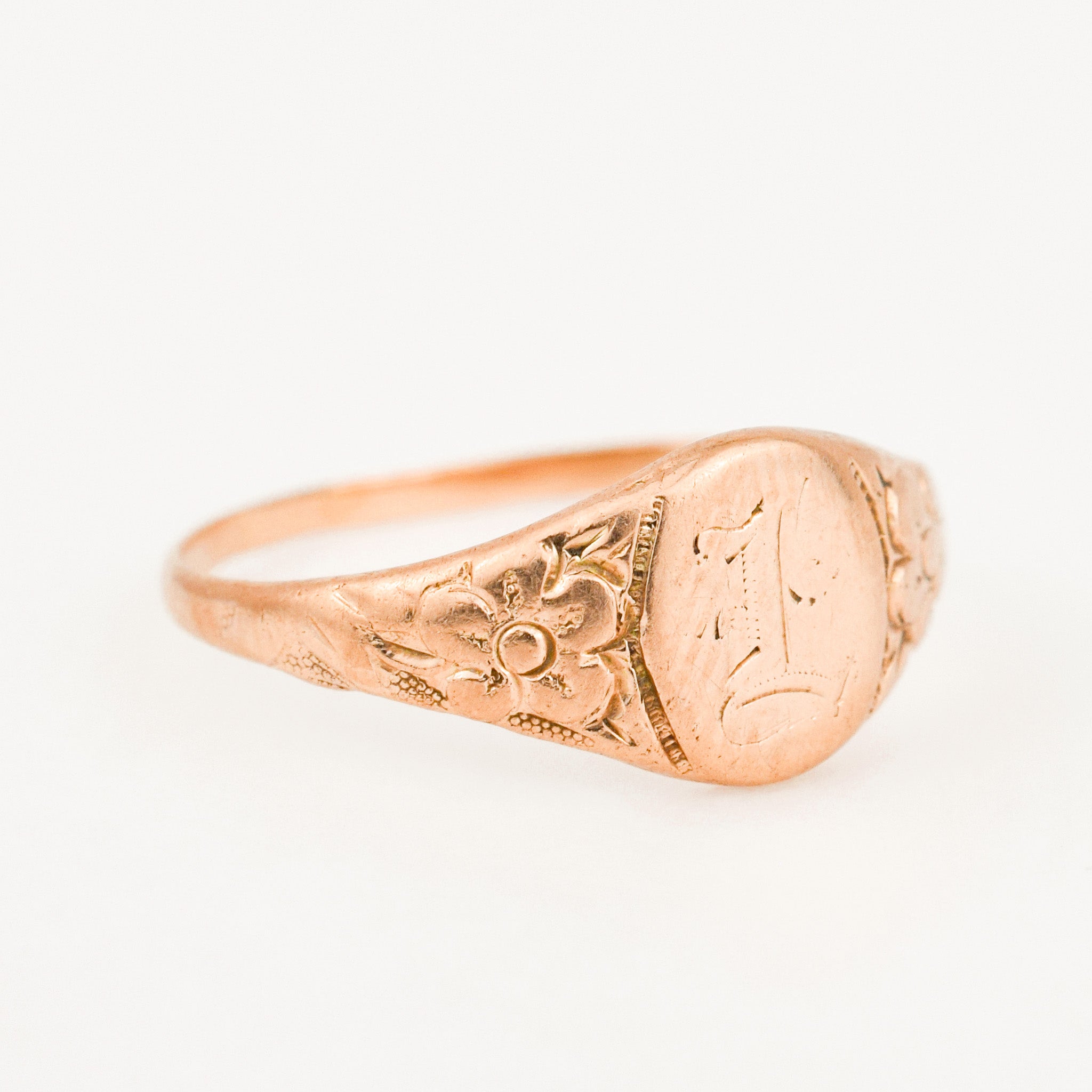 vintage gold 'L' Signet Ring