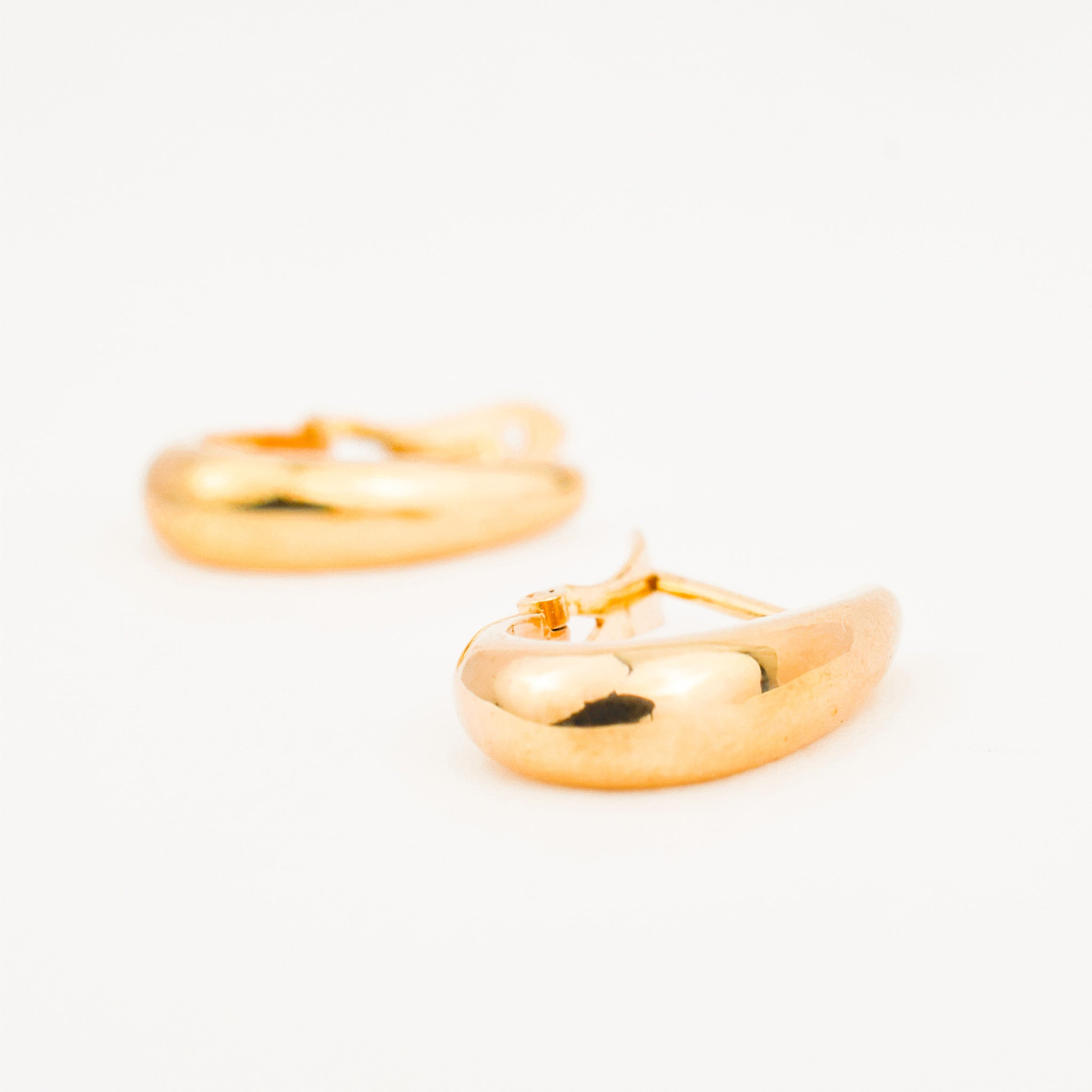 18.5 mm Teardrop Gold Hoop Earrings