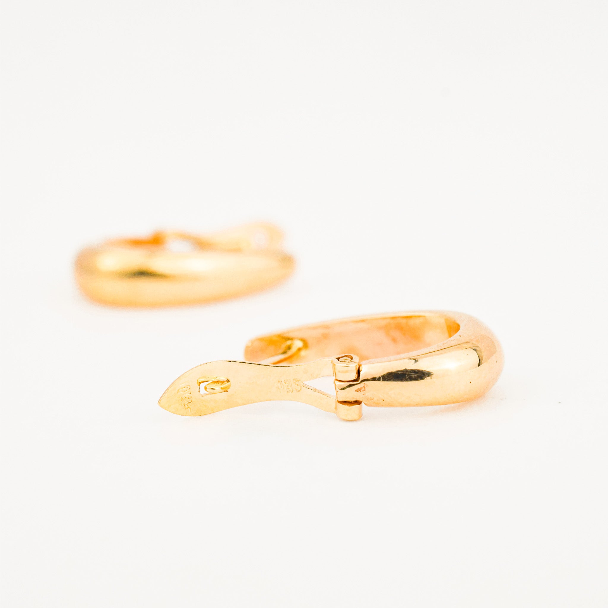 18.5 mm Teardrop Gold Hoop Earrings