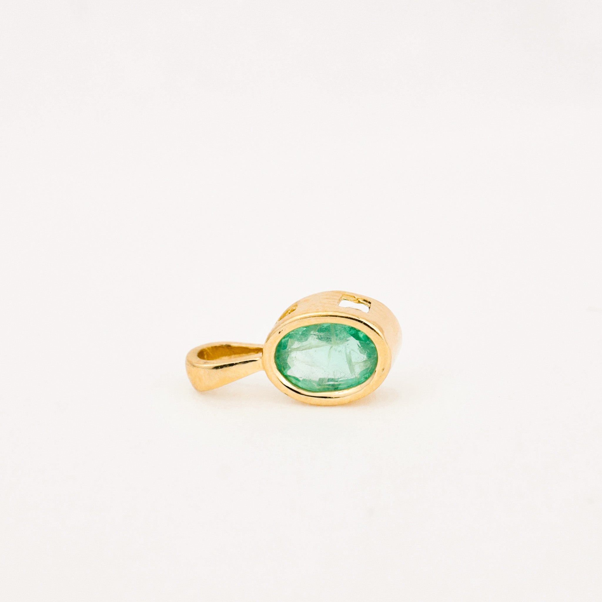 vintage bezel set emerald pendant 