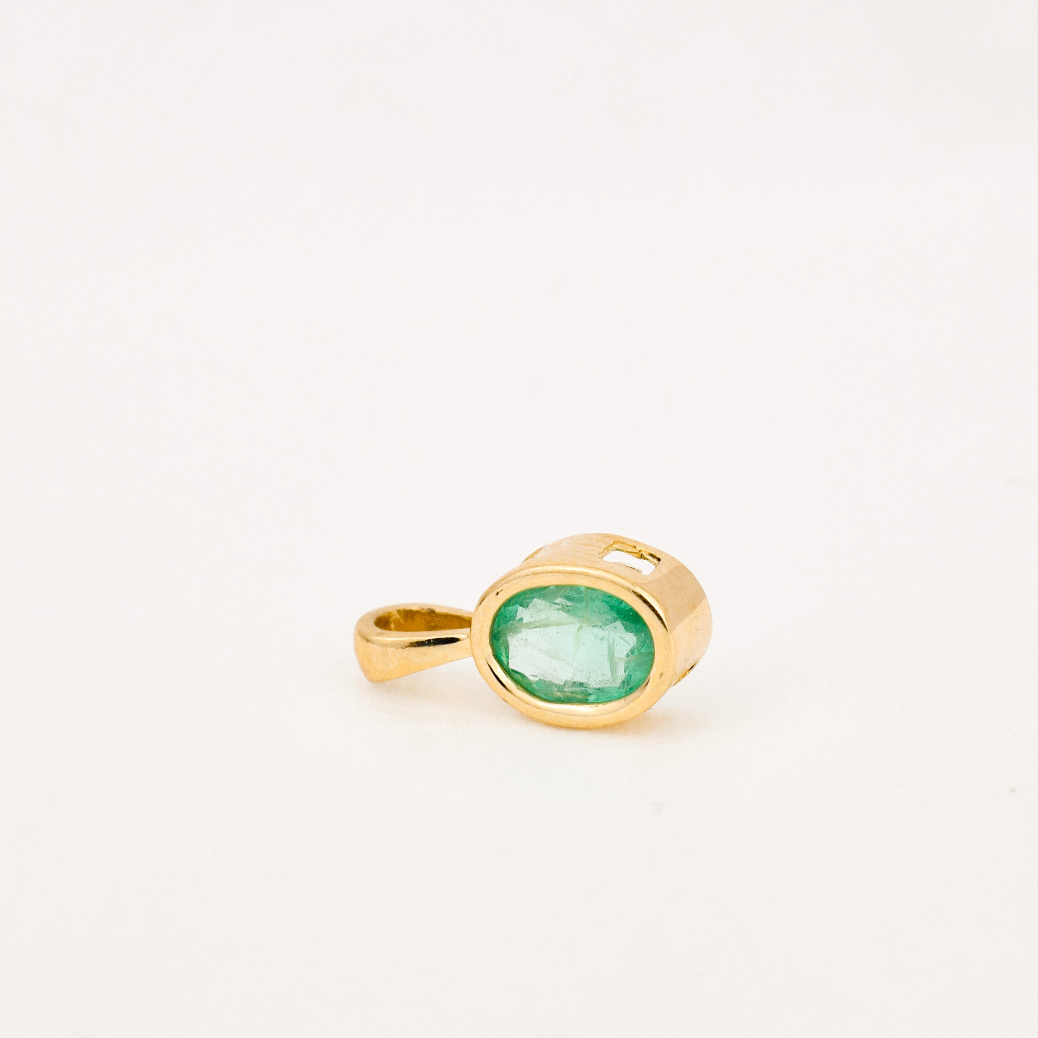 vintage bezel set emerald pendant 