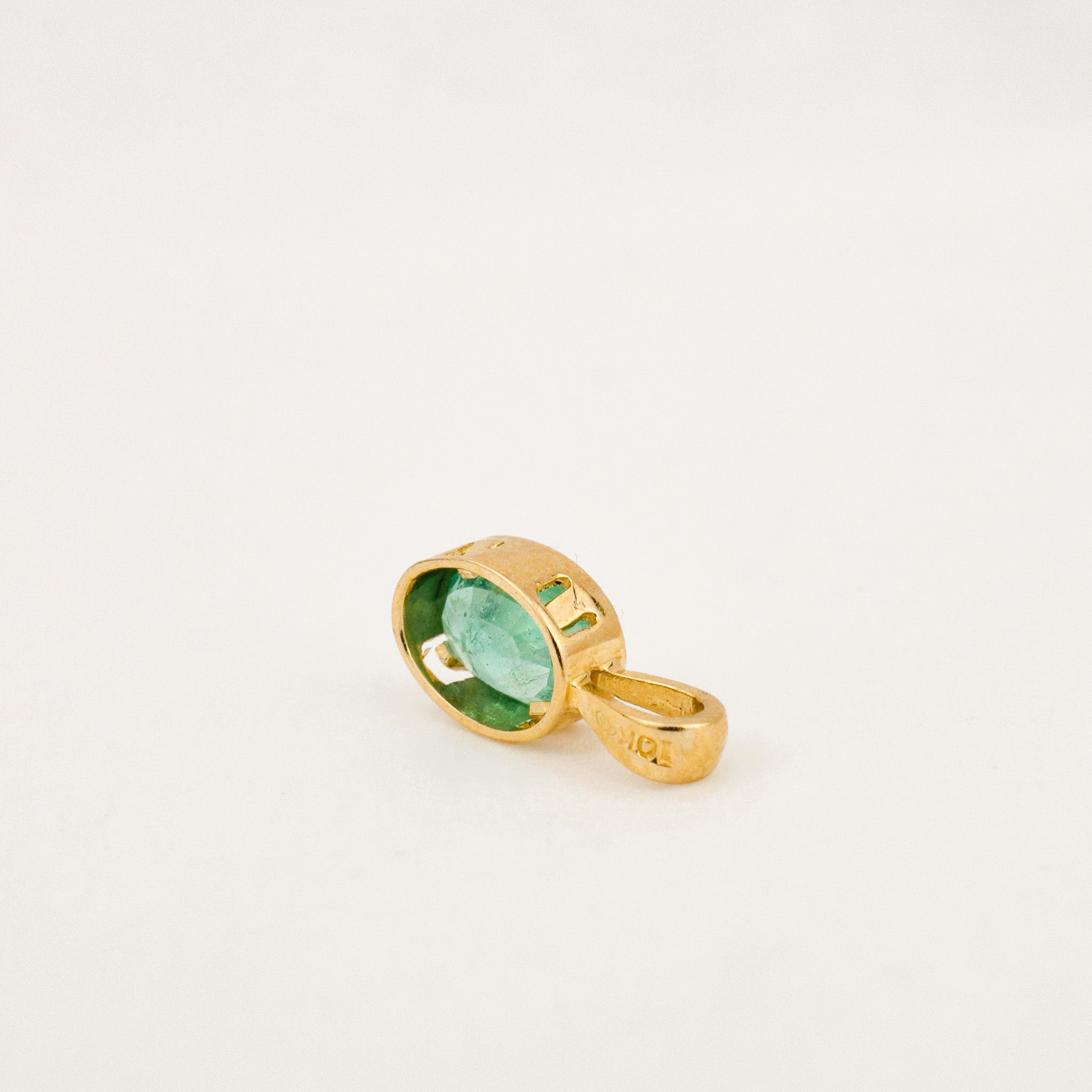 vintage bezel set emerald pendant 