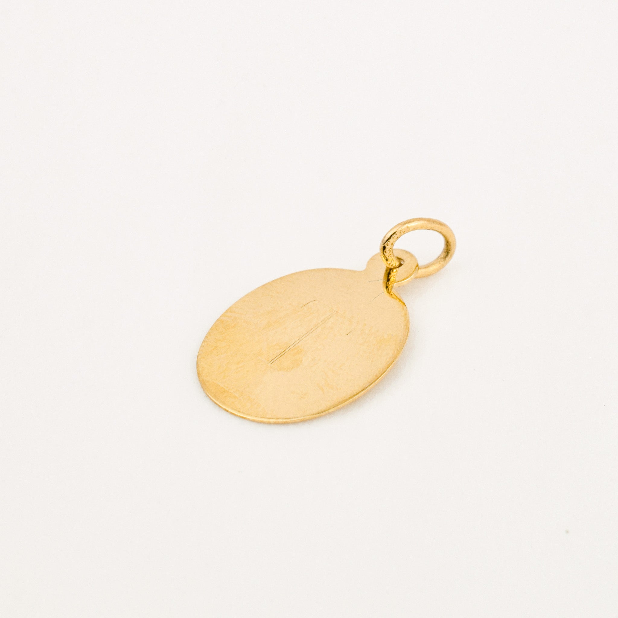 'T' Charm