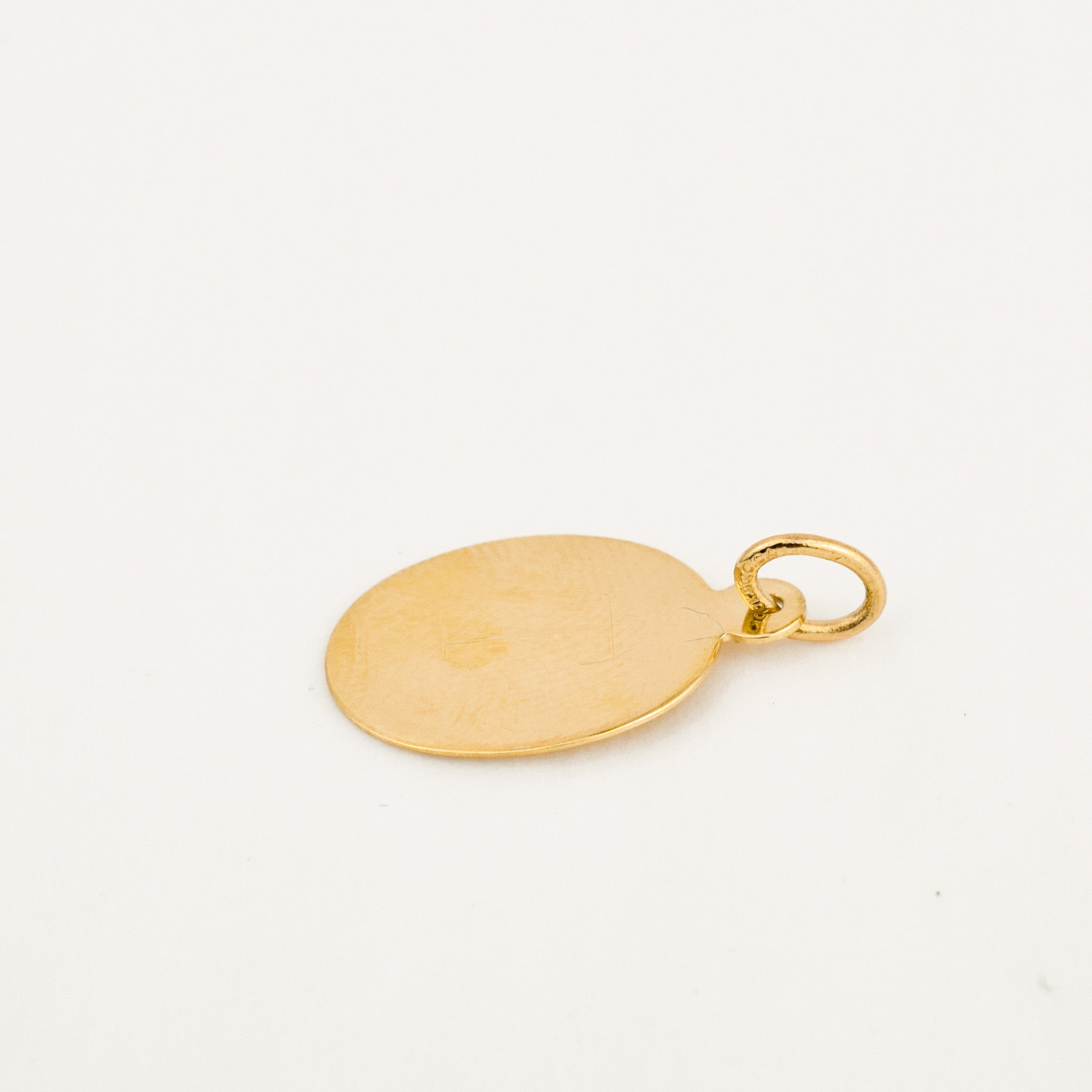 'T' Charm