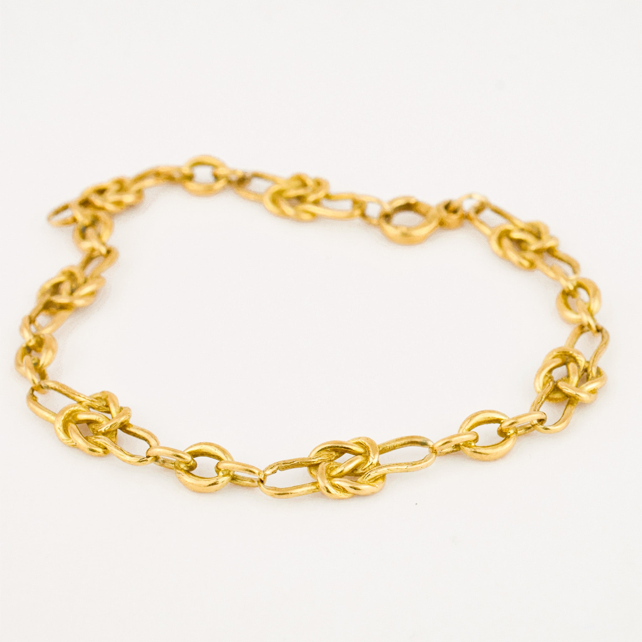 8", 18k Antique Love Knot Bracelet