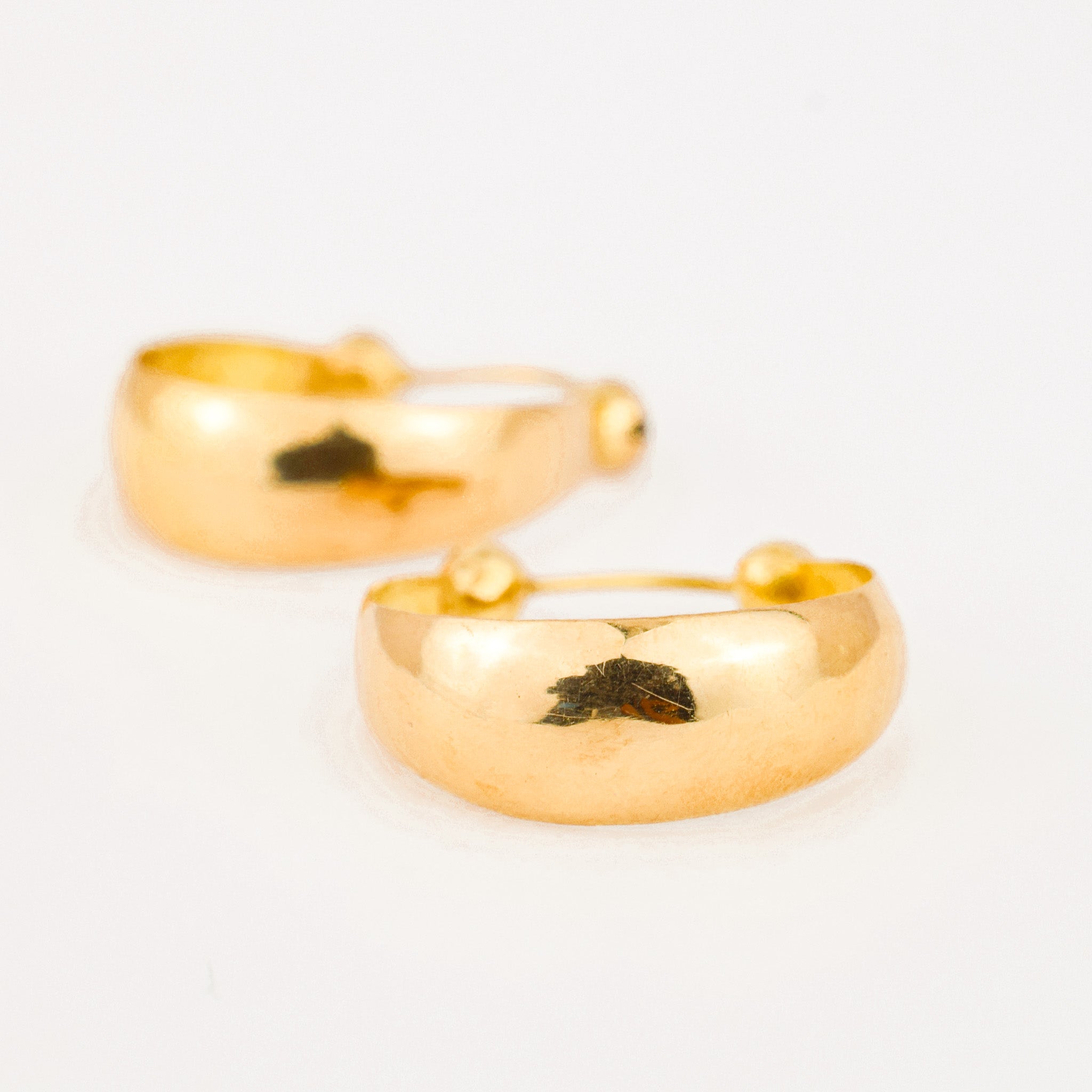 vintage 18k 18.2 mm Ball Detail Gold Hoops