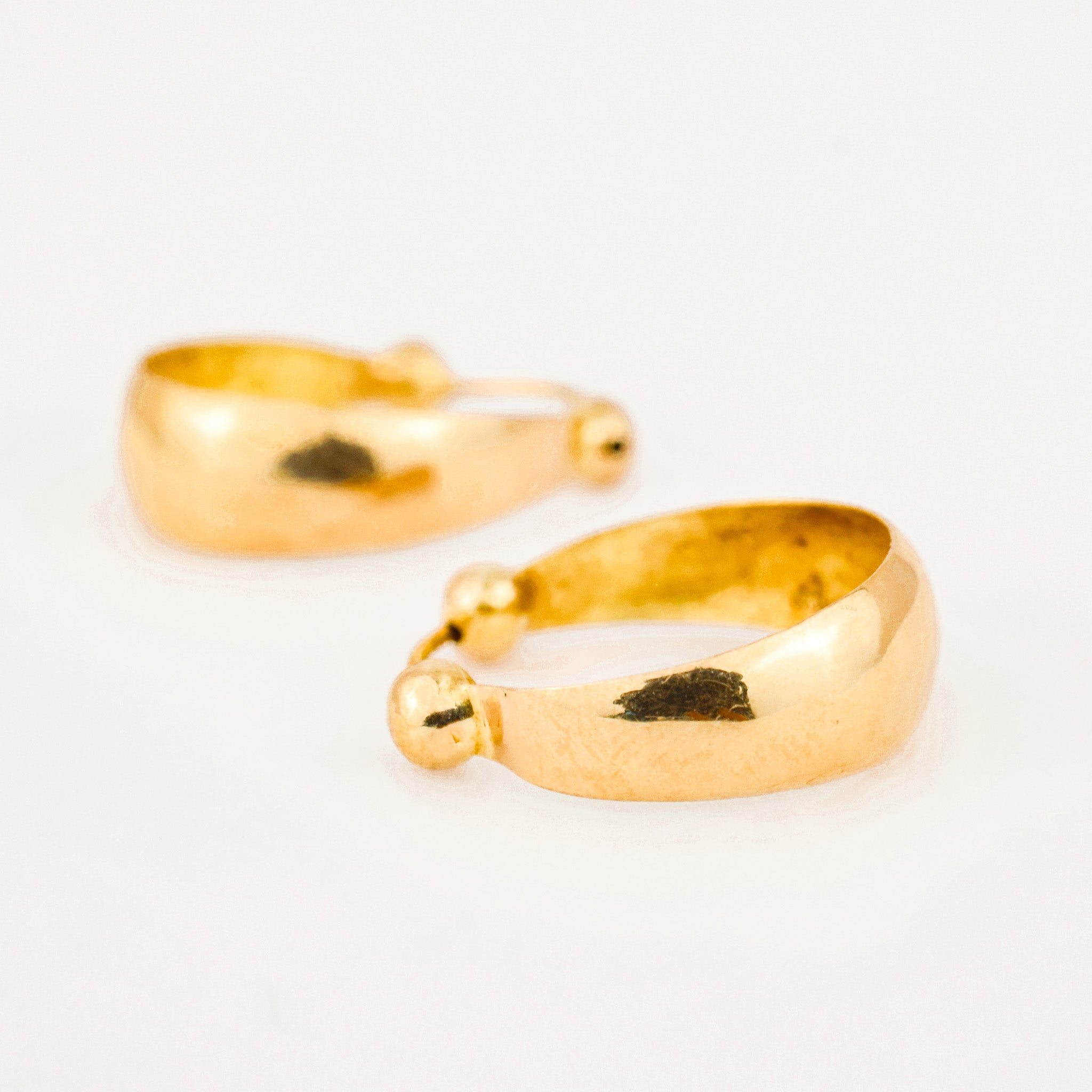 vintage 18k 18.2 mm Ball Detail Gold Hoops