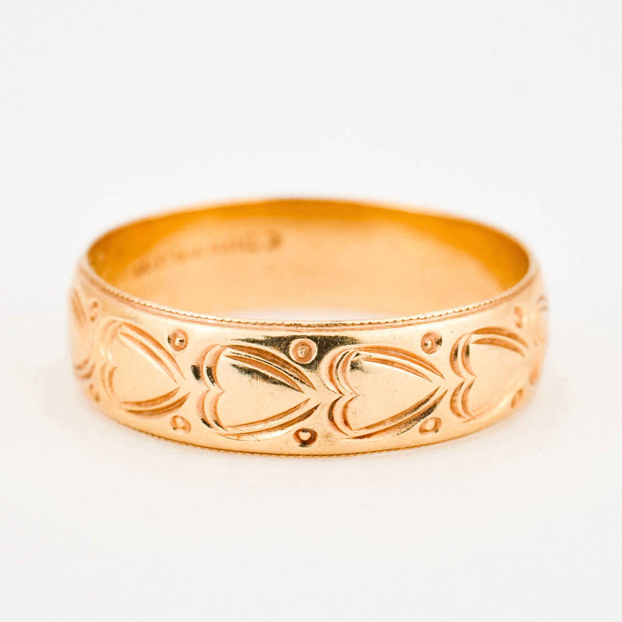 vintage gold 5.7 mm the Carved Heart Band