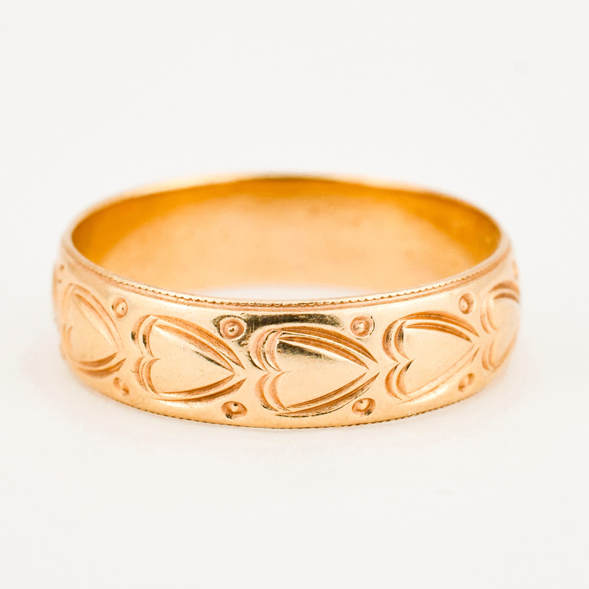 vintage gold 5.7 mm the Carved Heart Band
