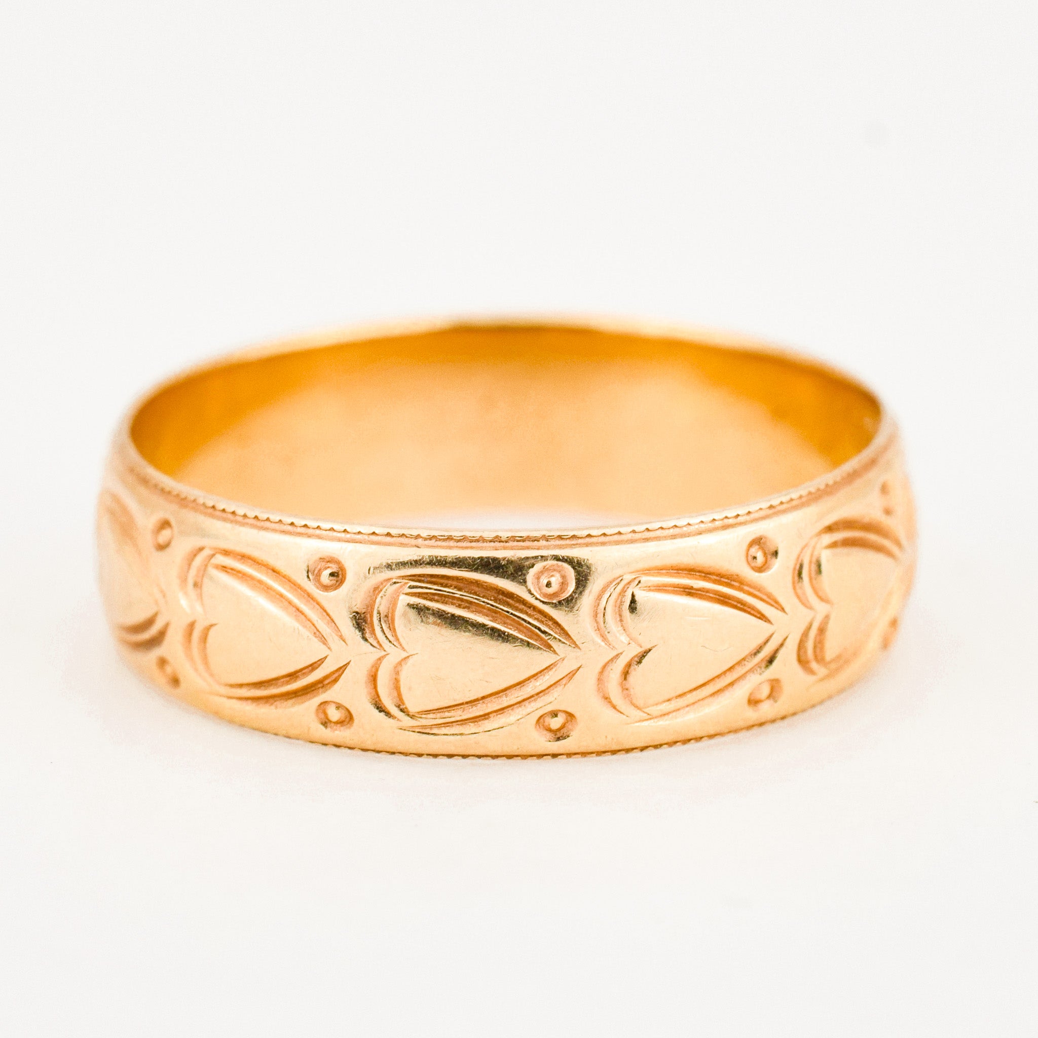 vintage gold 5.7 mm the Carved Heart Band