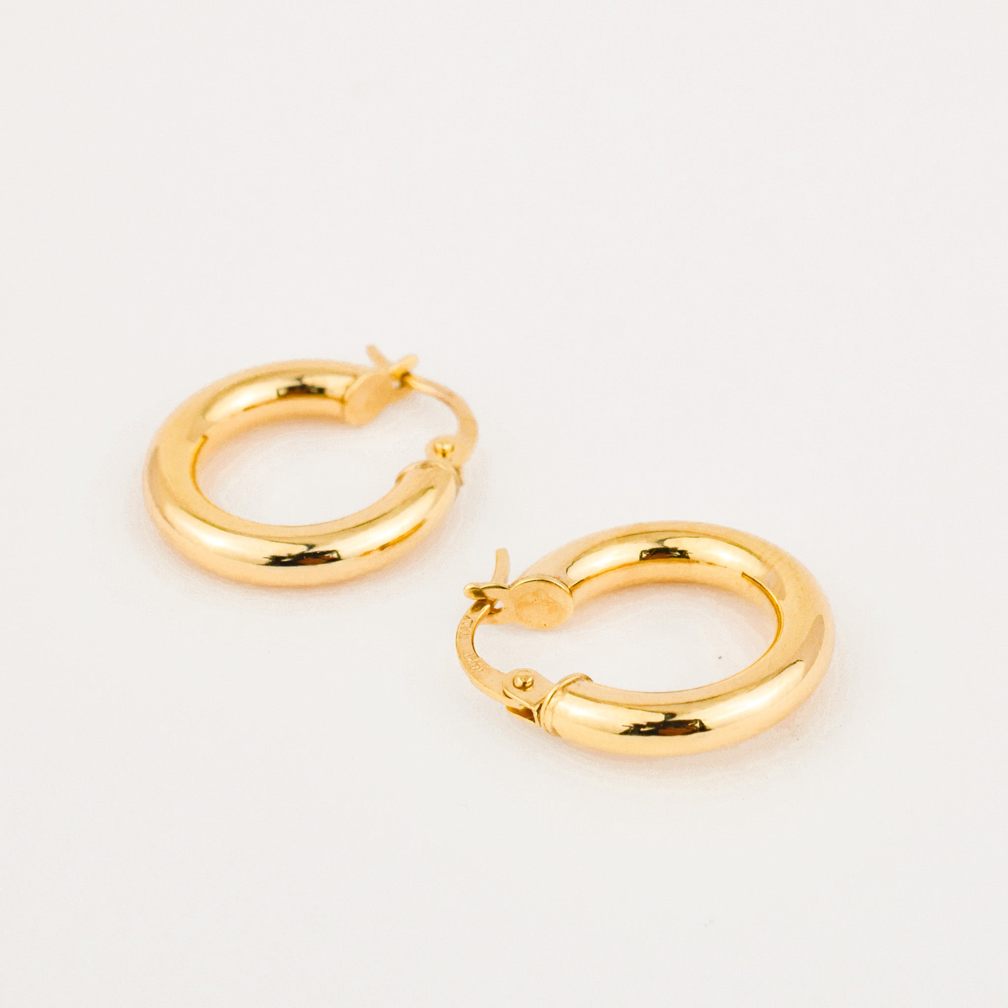 vintage 17.5mm Classic Gold Hoops