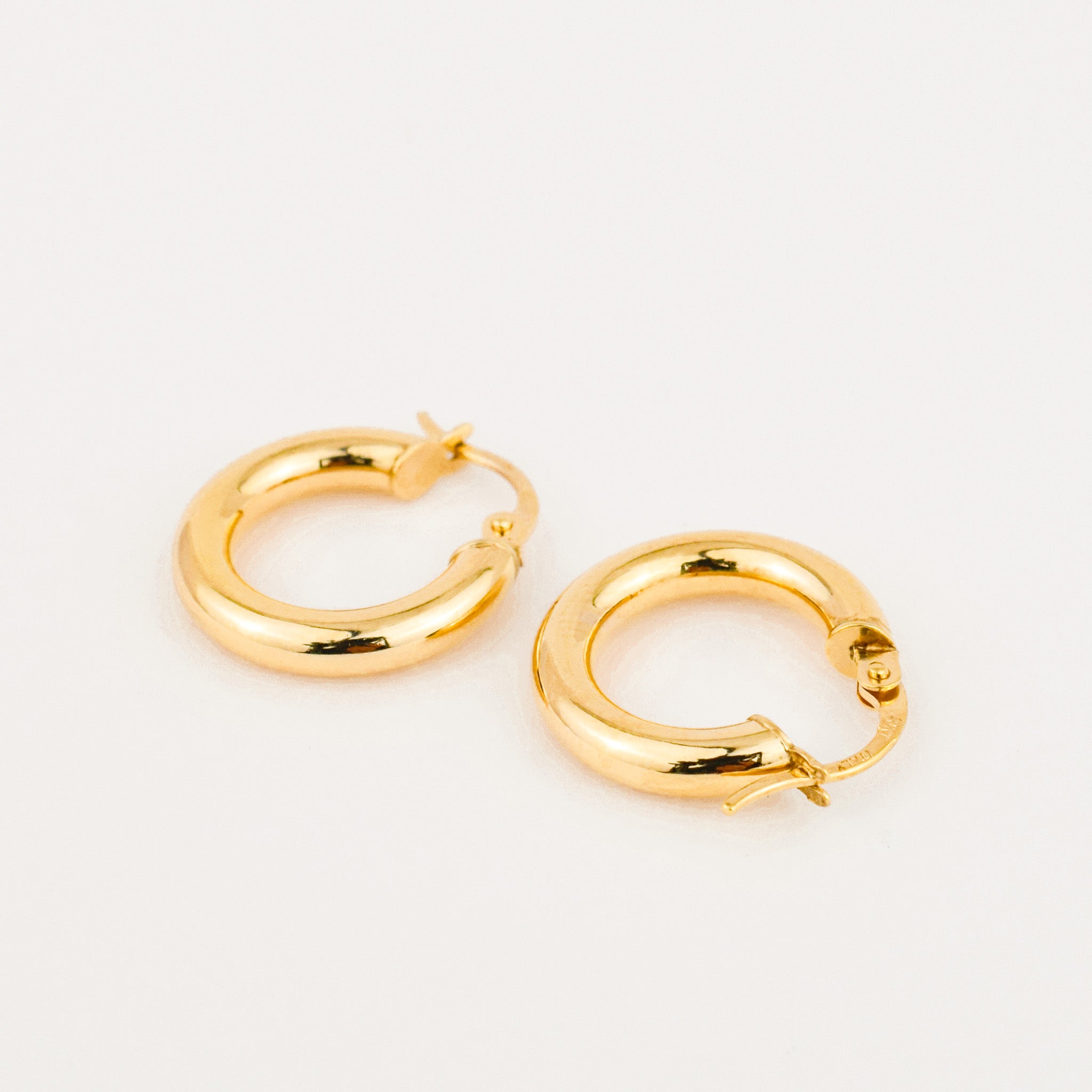 vintage 17.5mm Classic Gold Hoops