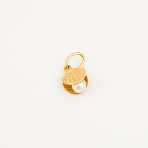 vintage gold Small Pearl Seashell charm 