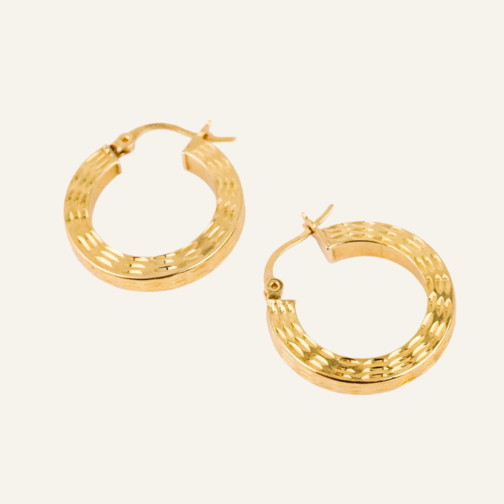 21.8 mm Diamond Cut Thick Gold Hoops
