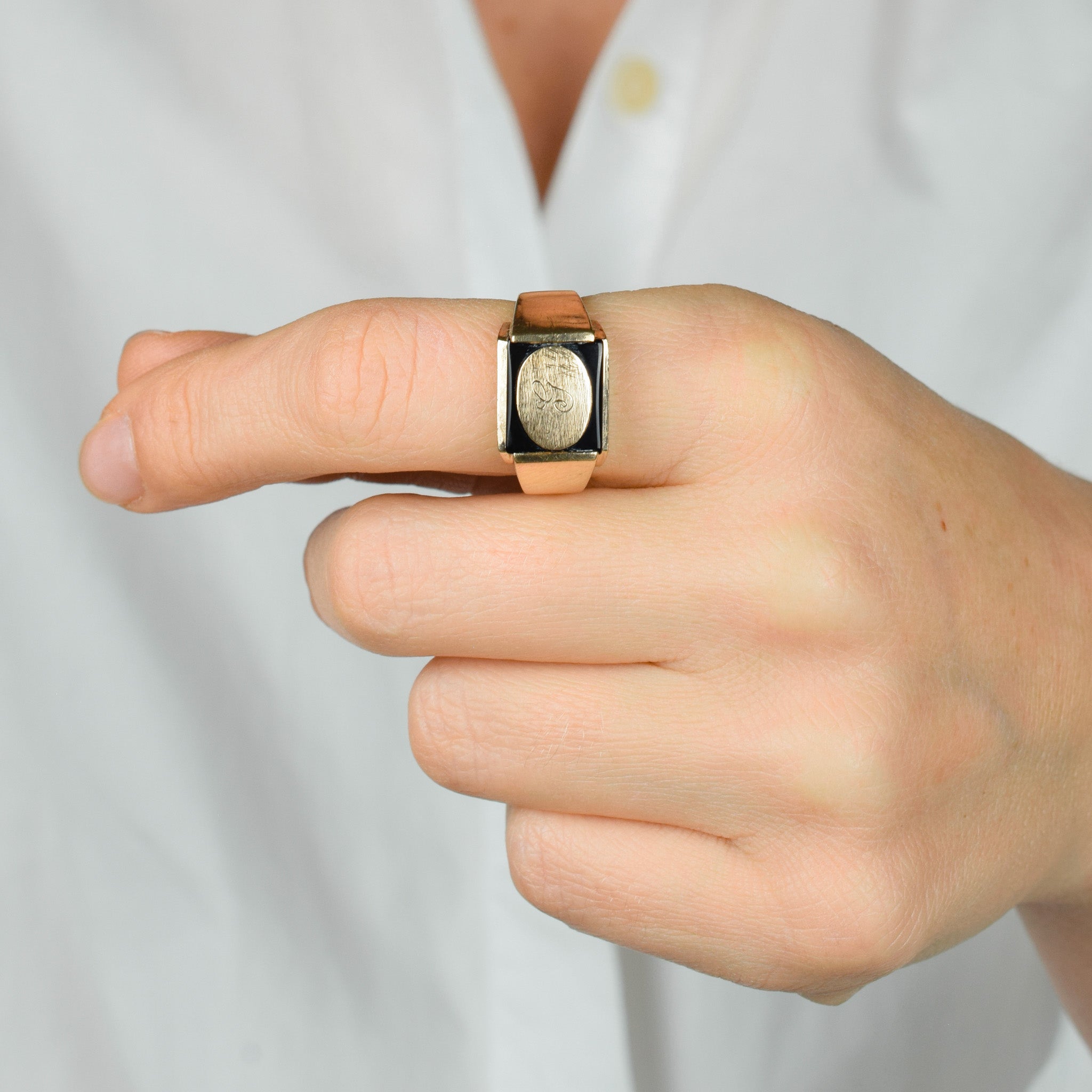 vintage onyx 'g' signet ring 