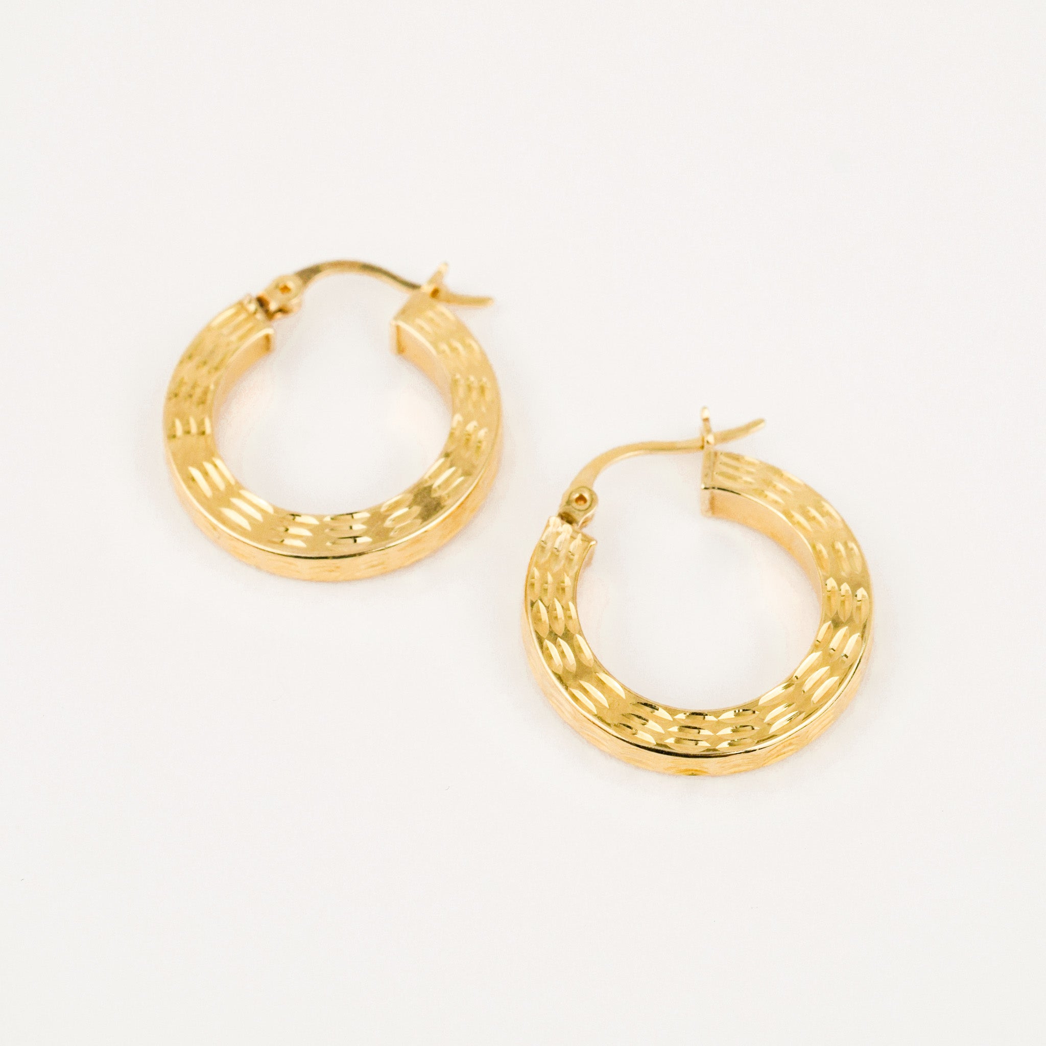 21.8 mm Diamond Cut Thick Gold Hoops