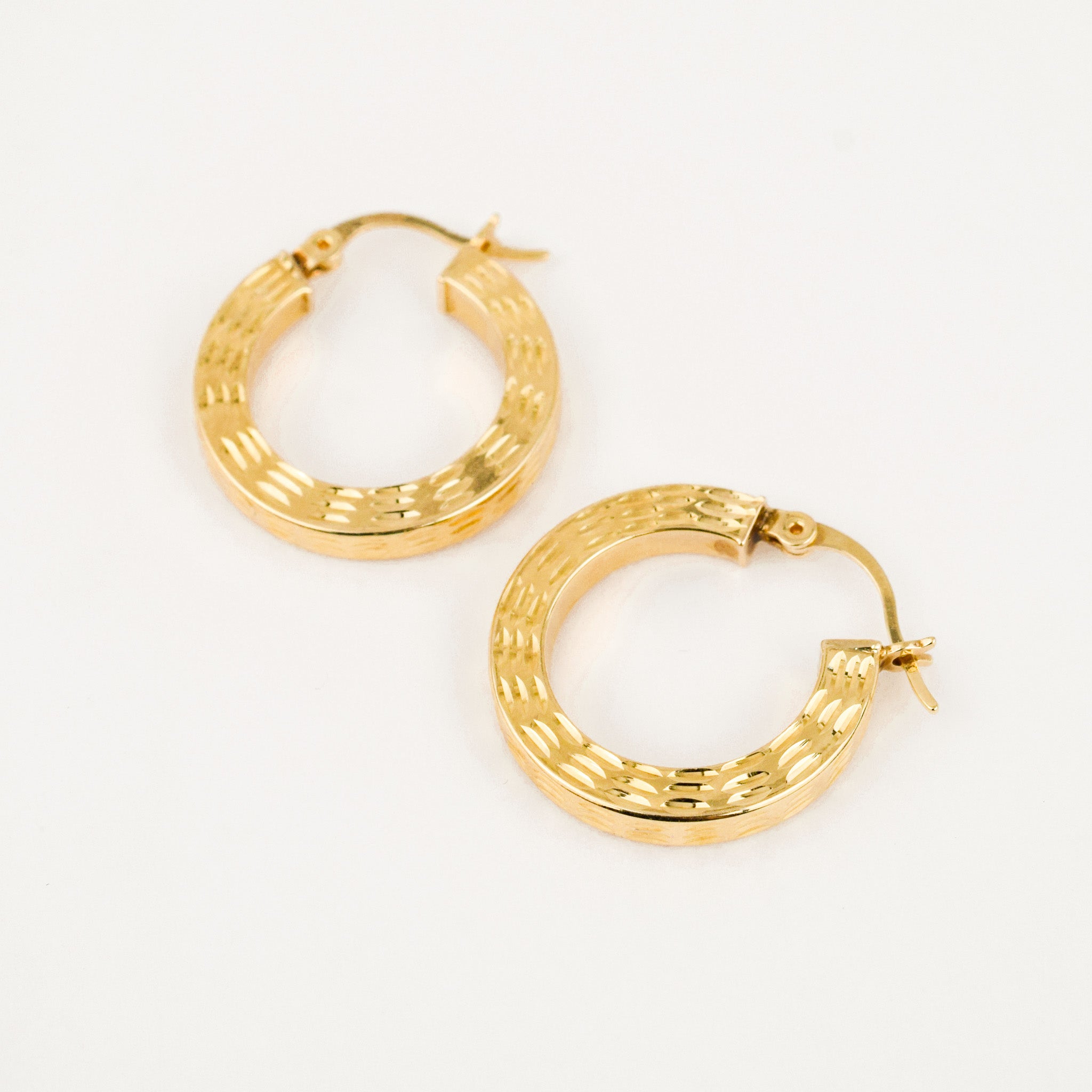 21.8 mm Diamond Cut Thick Gold Hoops