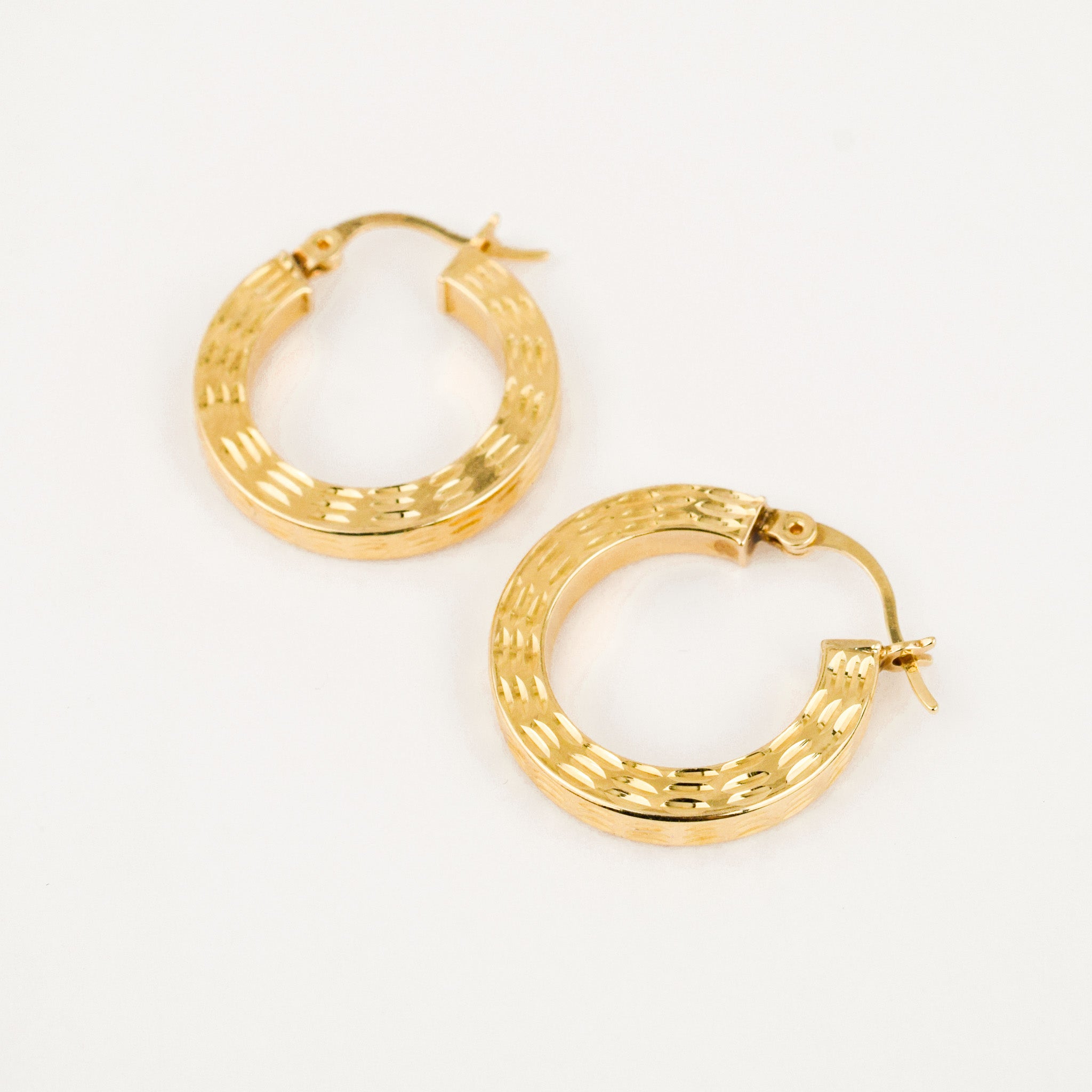 21.8 mm Diamond Cut Thick Gold Hoops