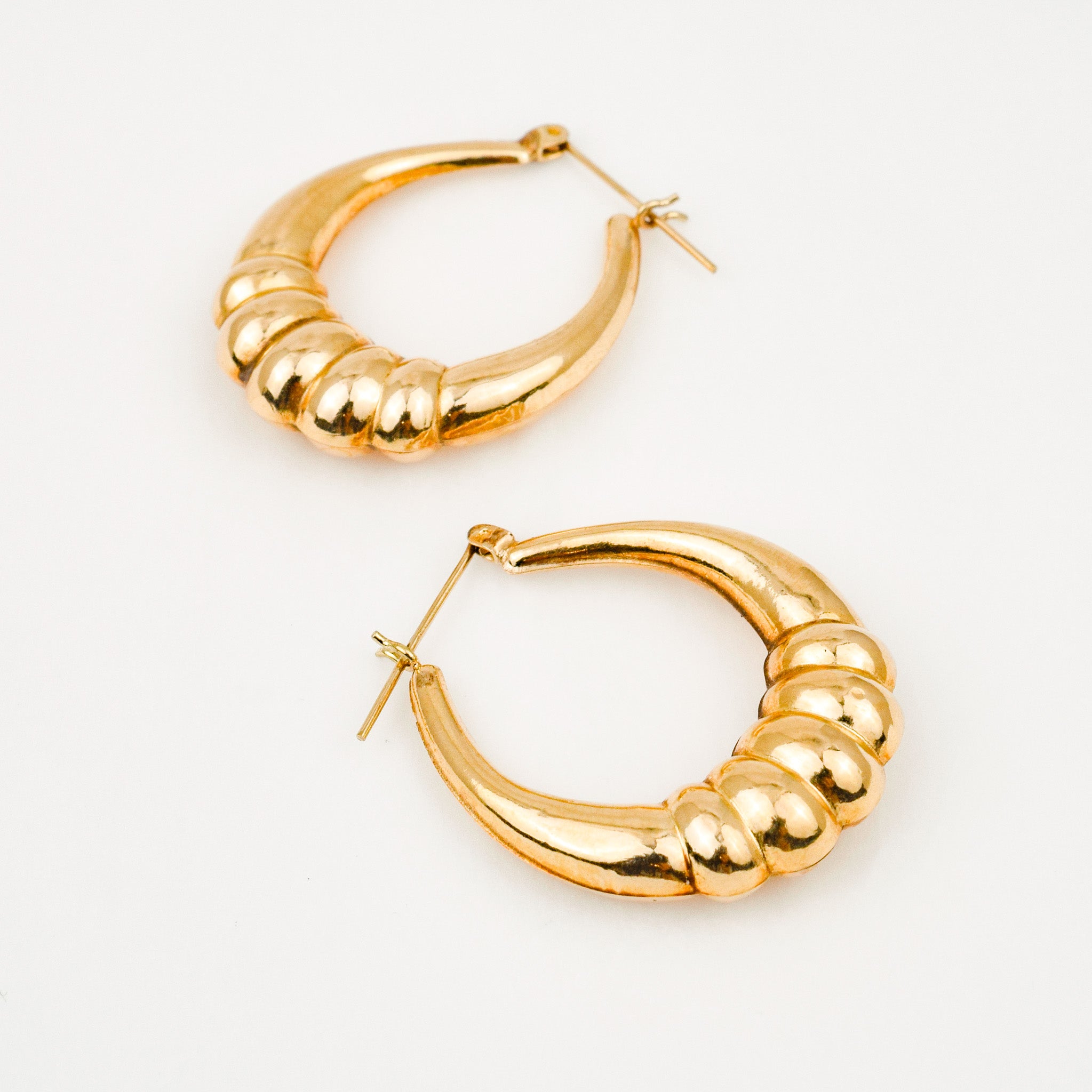 
Vintage gold 33.3 Oval DoorKnocker Hoops