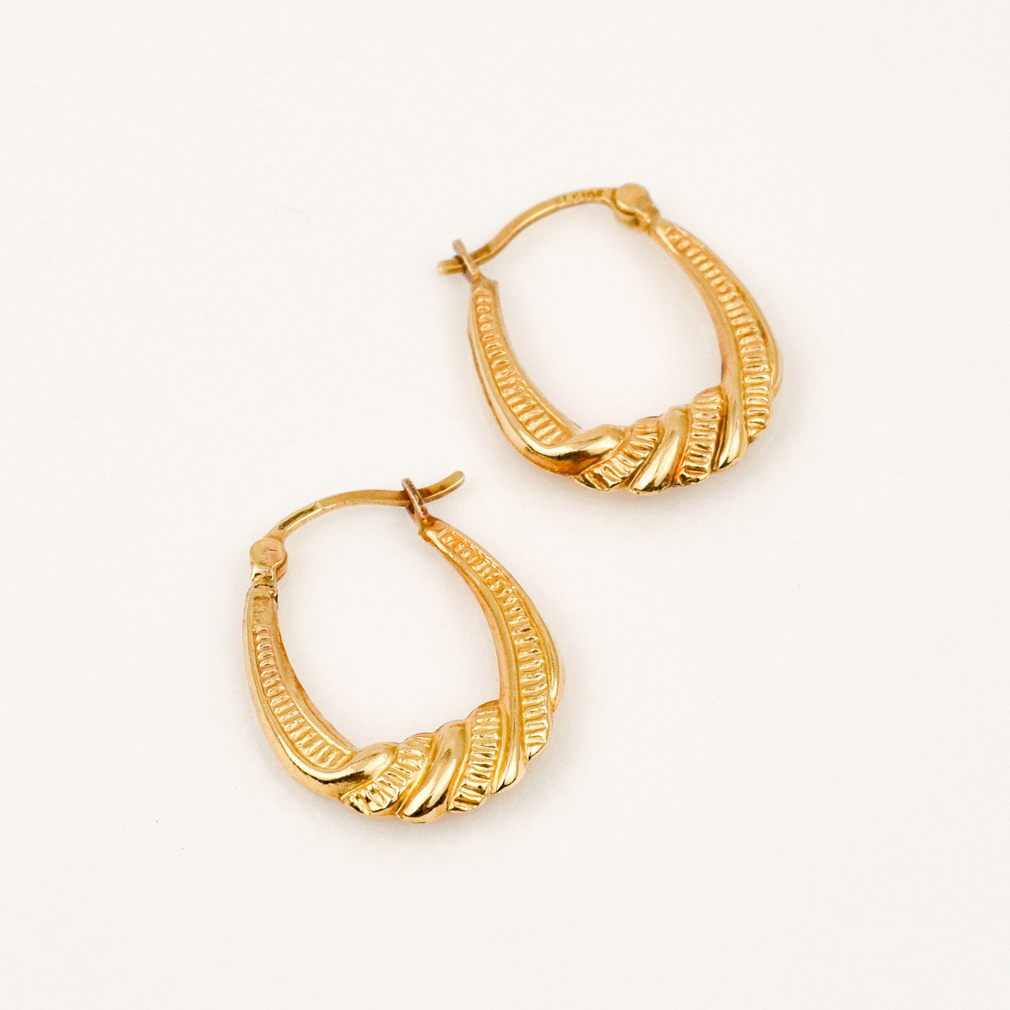 vintage 10k 22mm Twist Hoops