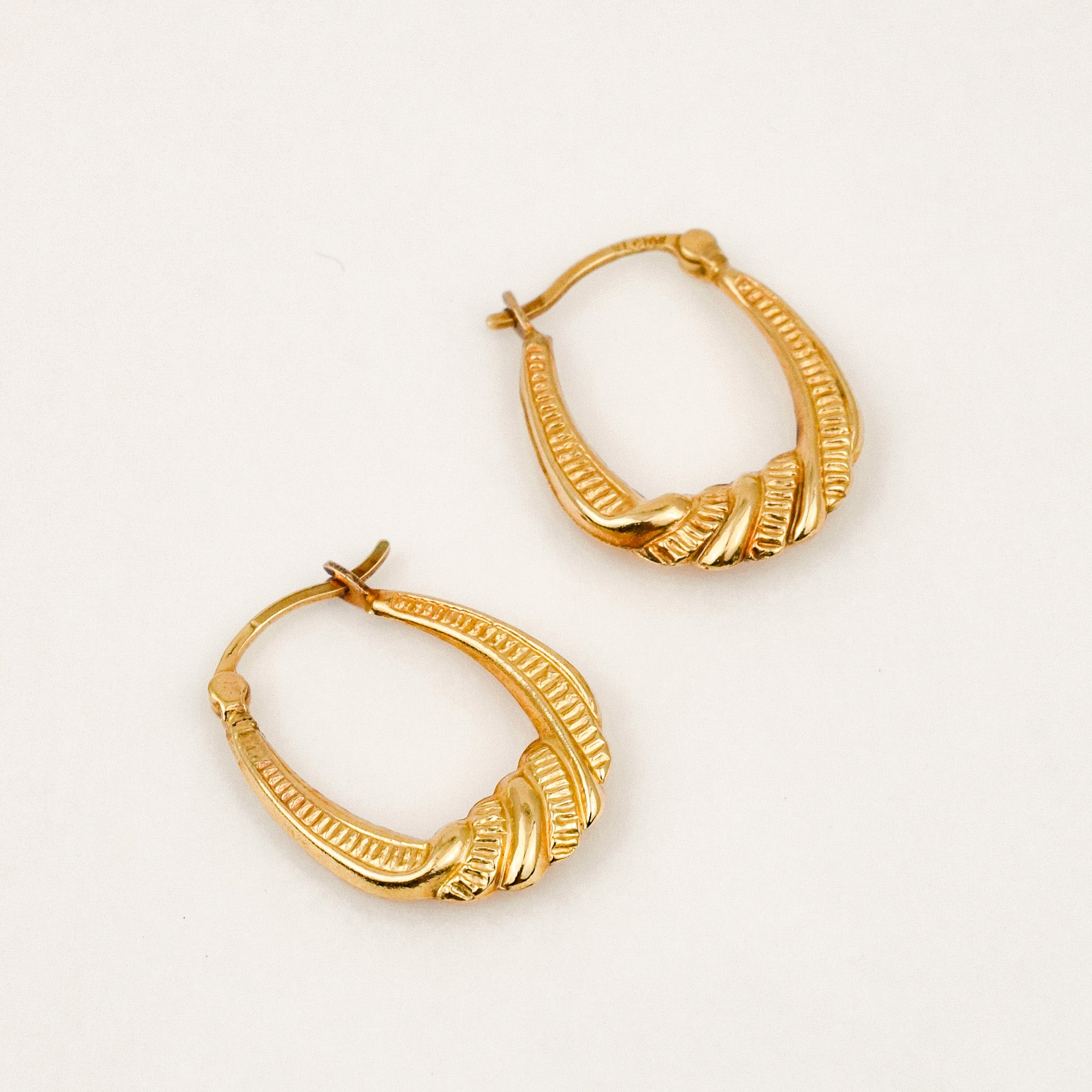 vintage 10k 22mm Twist Hoops
