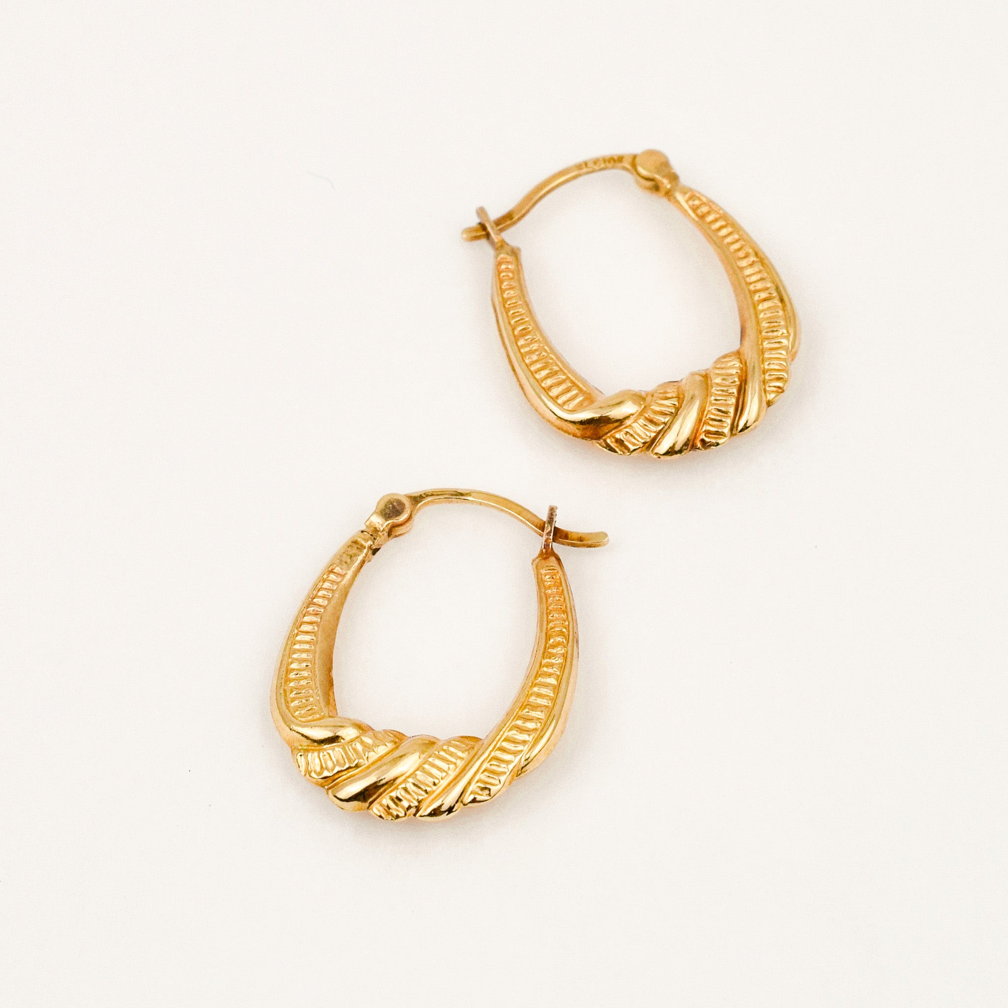 vintage 10k 22mm Twist Hoops