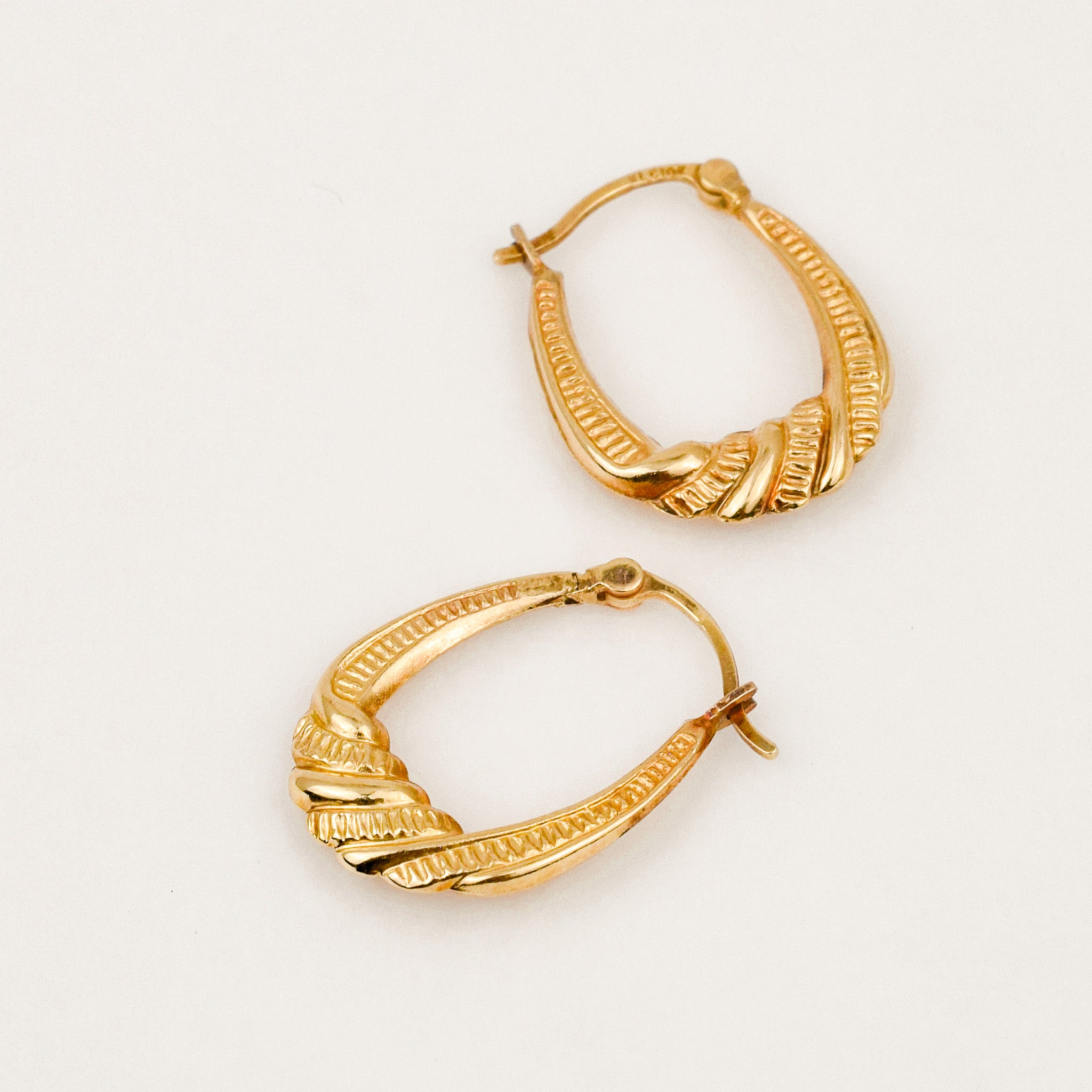 vintage 10k 22mm Twist Hoops
