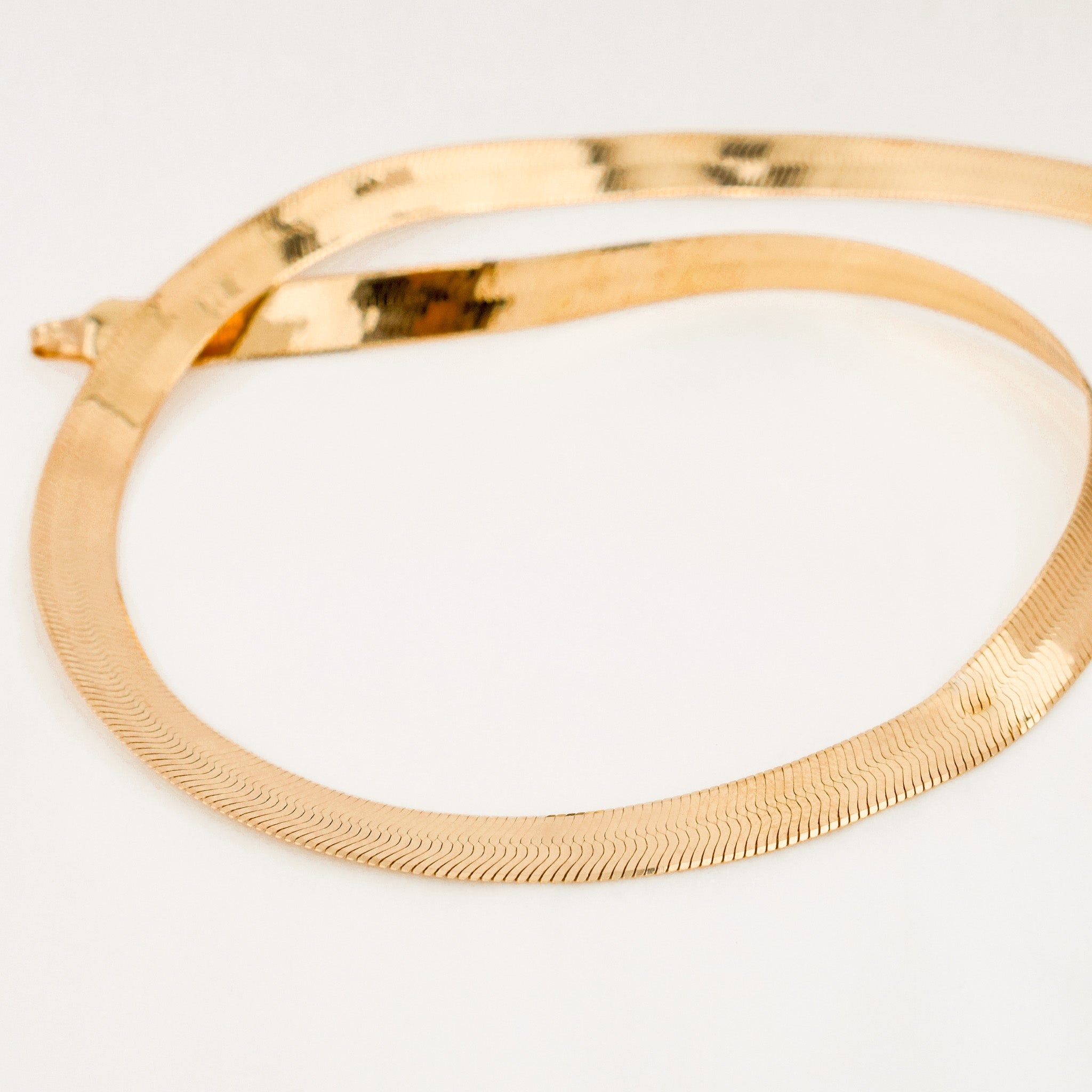 vintage 10k gold 18” Wide Herringbone Necklace