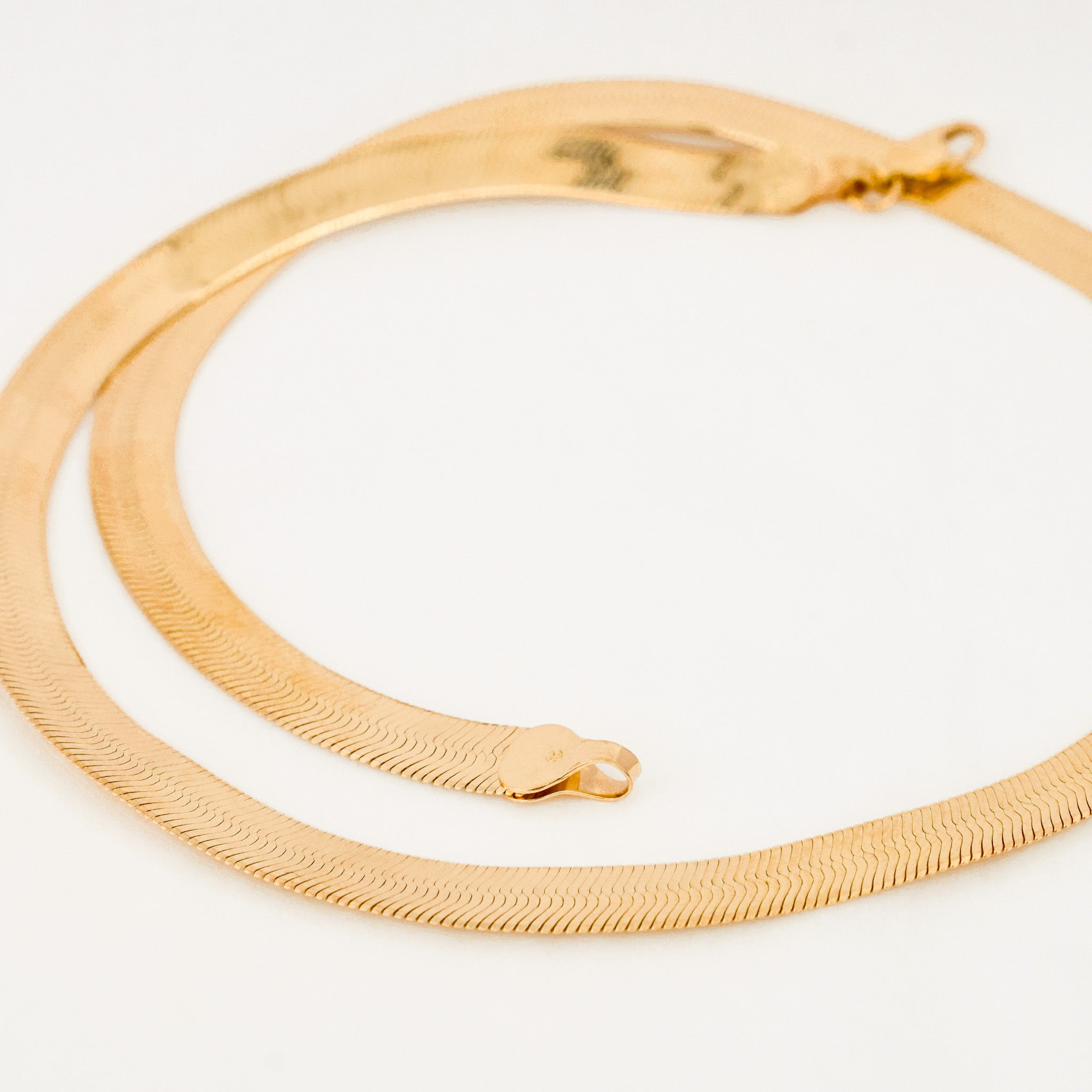 vintage 10k gold 18” Wide Herringbone Necklace