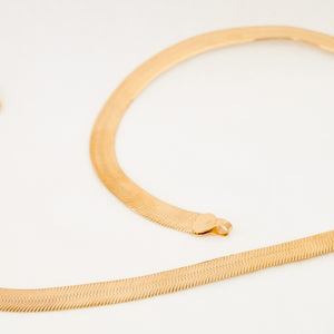 vintage 10k gold 18” Wide Herringbone Necklace