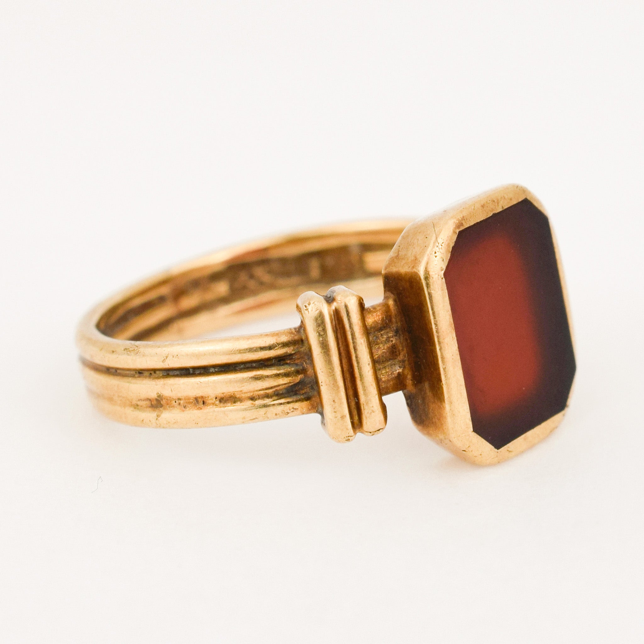 antique Chalcedony Solitaire RIng, Folklor