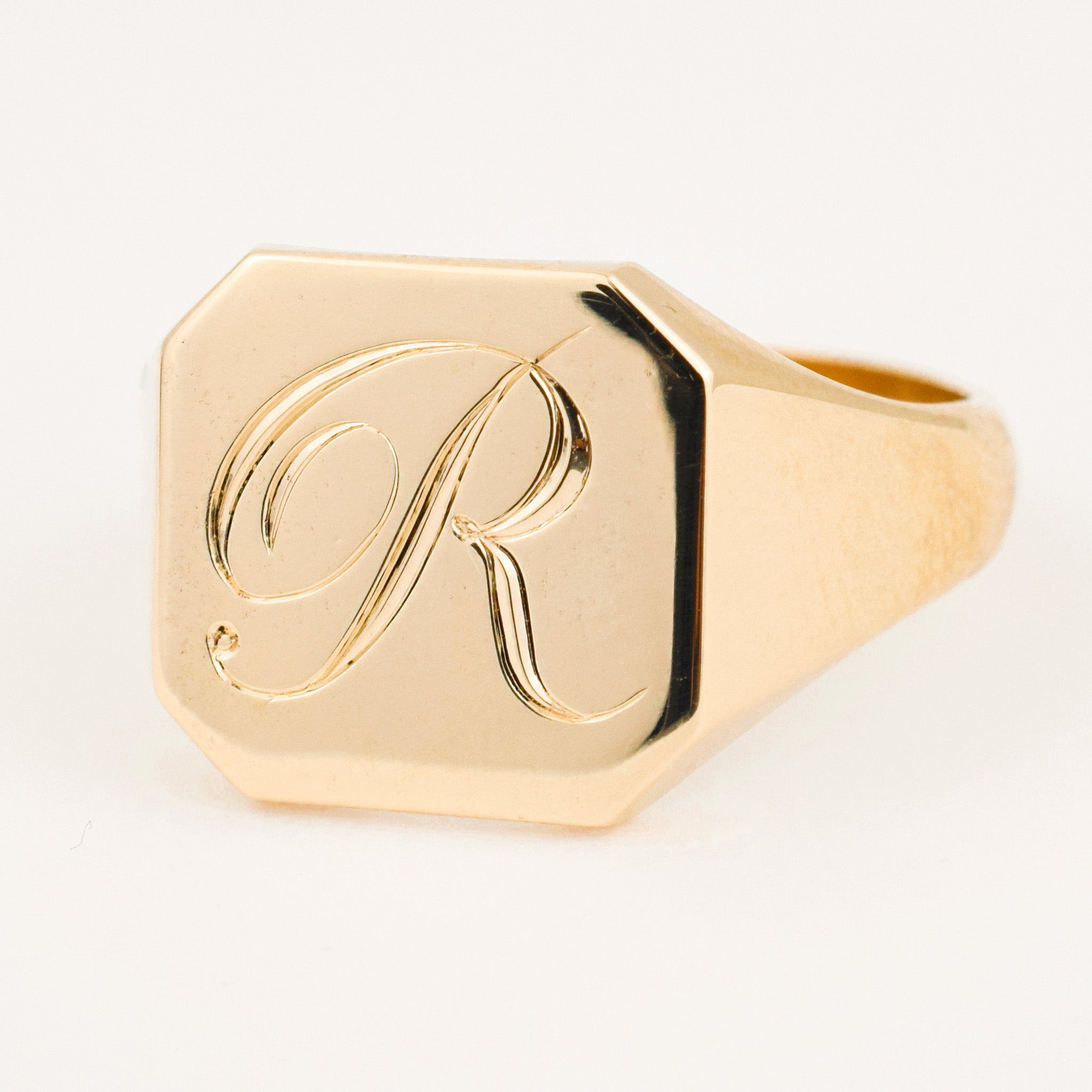 vintage gold 'R' hand engraved Birks signet ring 