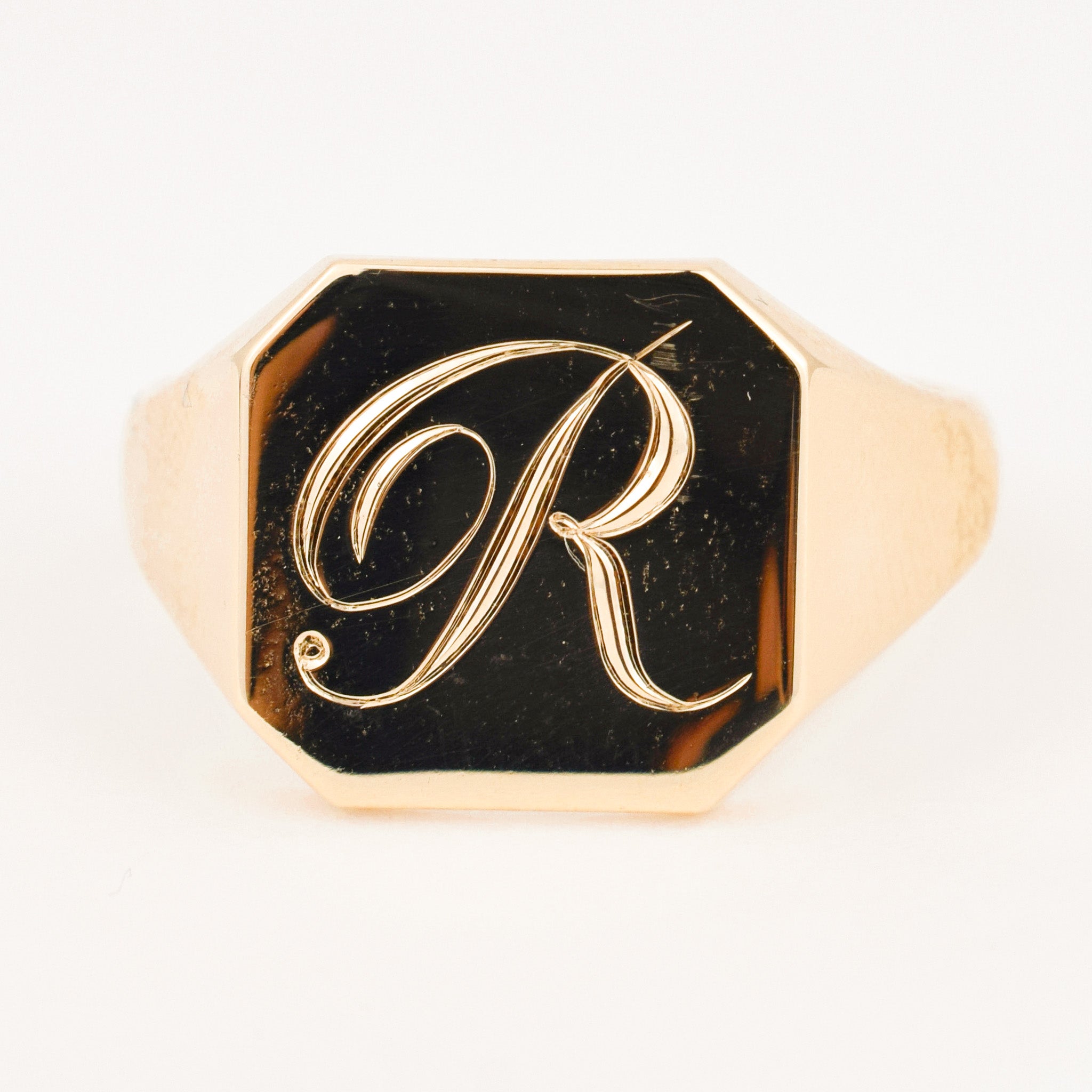 vintage gold 'R' hand engraved Birks signet ring 