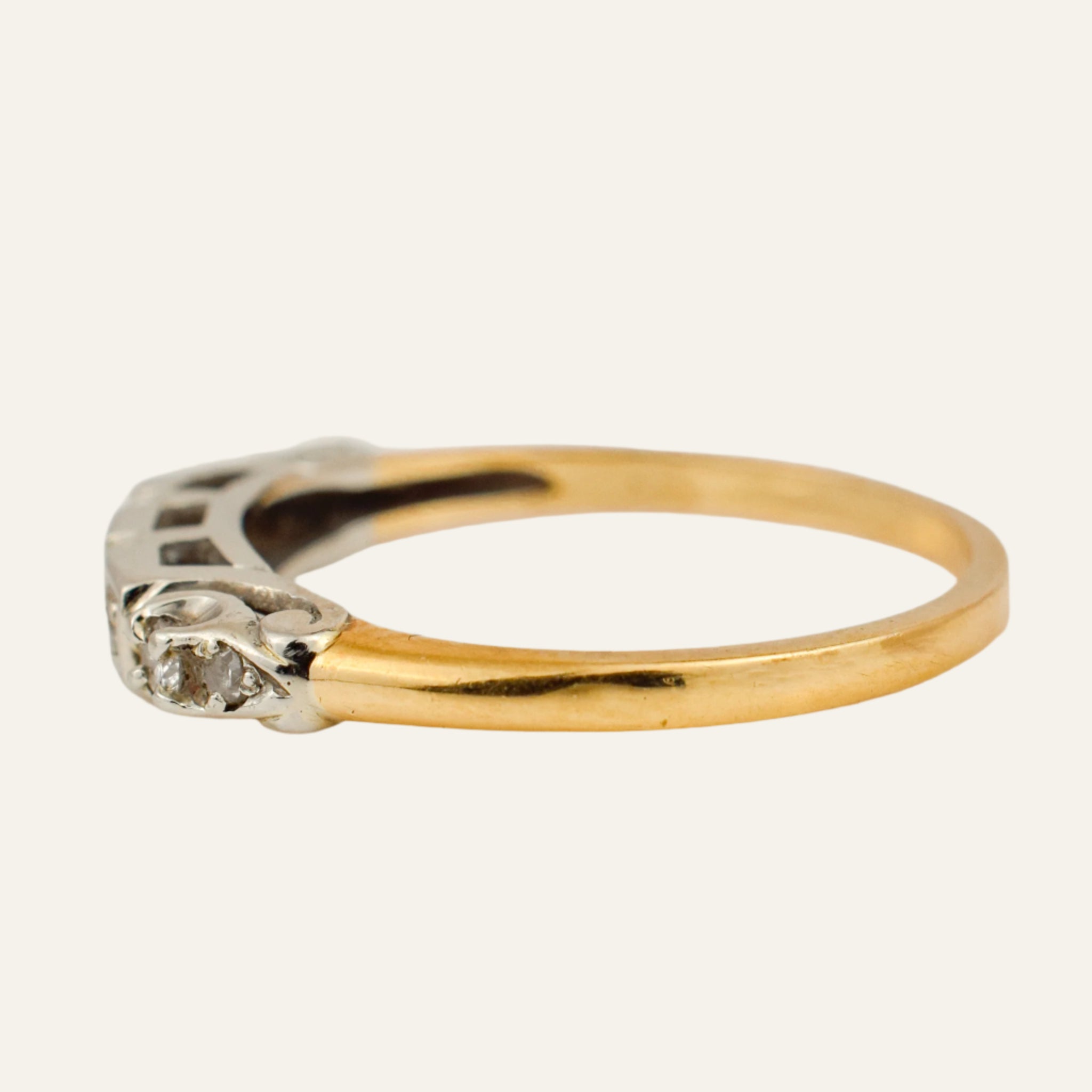 7 Diamond Vintage Gold Band