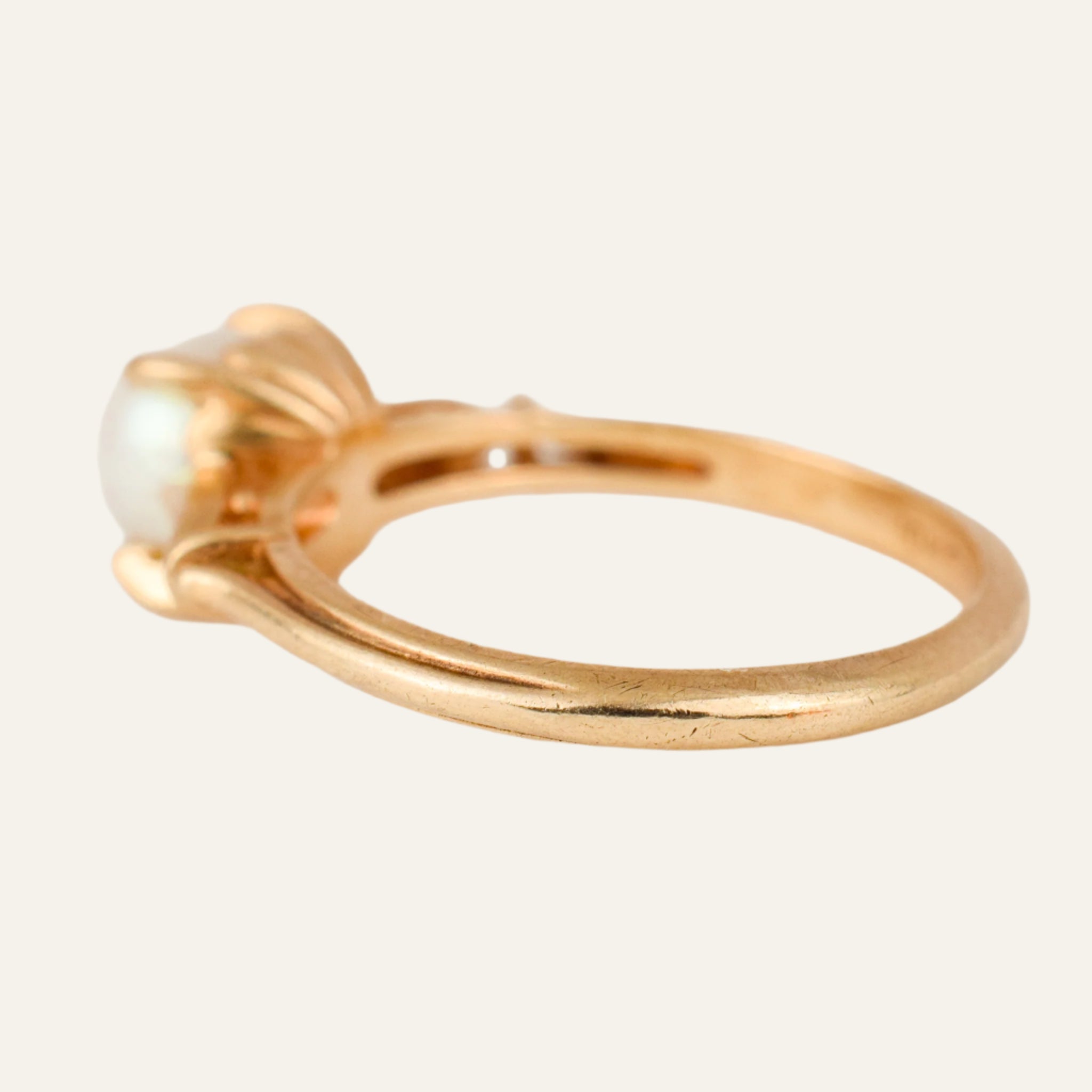 Solitaire Pearl Ring