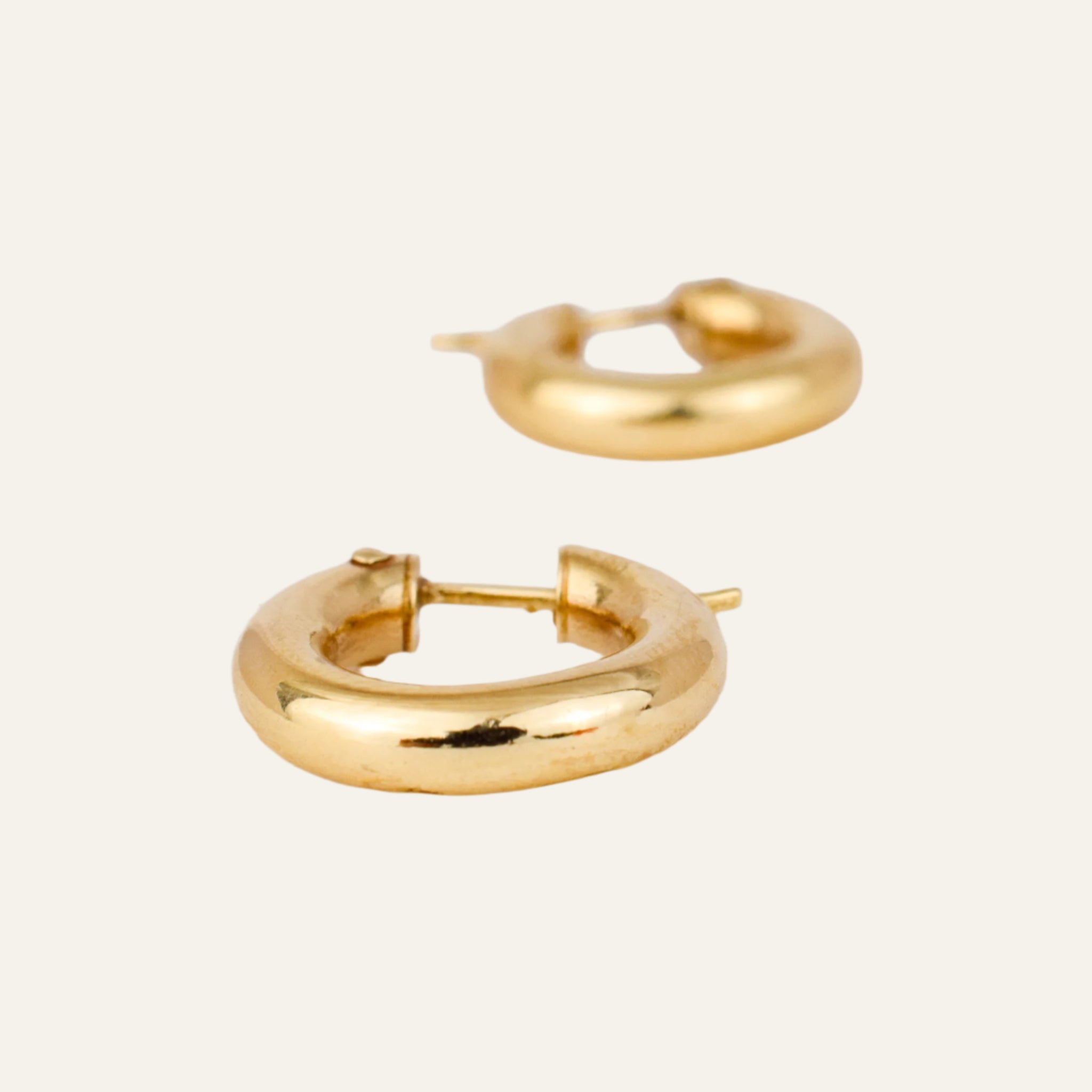 16.2 mm Classic Gold Hoop Earrings