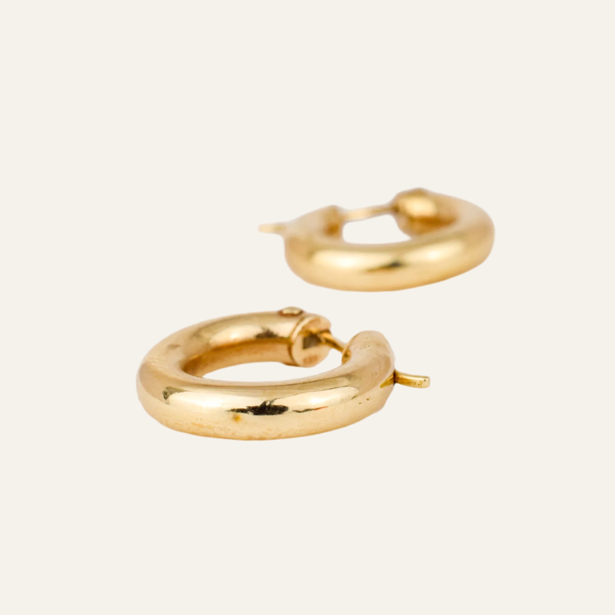 16.2 mm Classic Gold Hoop Earrings