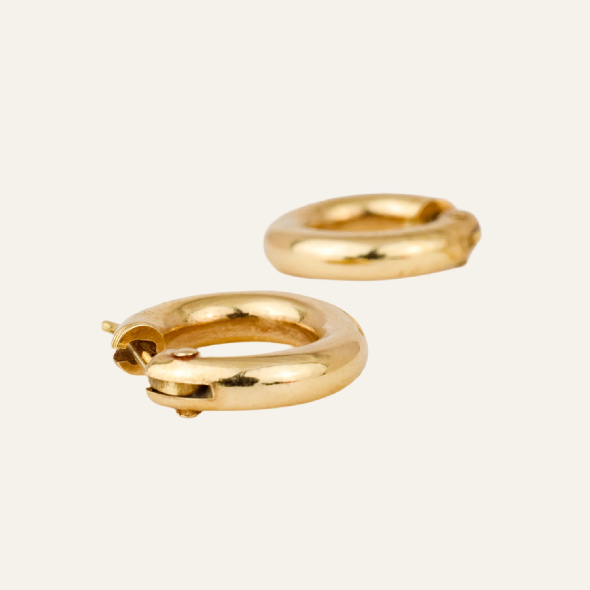16.2 mm Classic Gold Hoop Earrings
