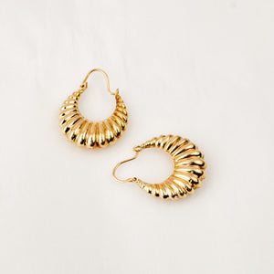 22.1 mm Gold Scallop Drop Hoops