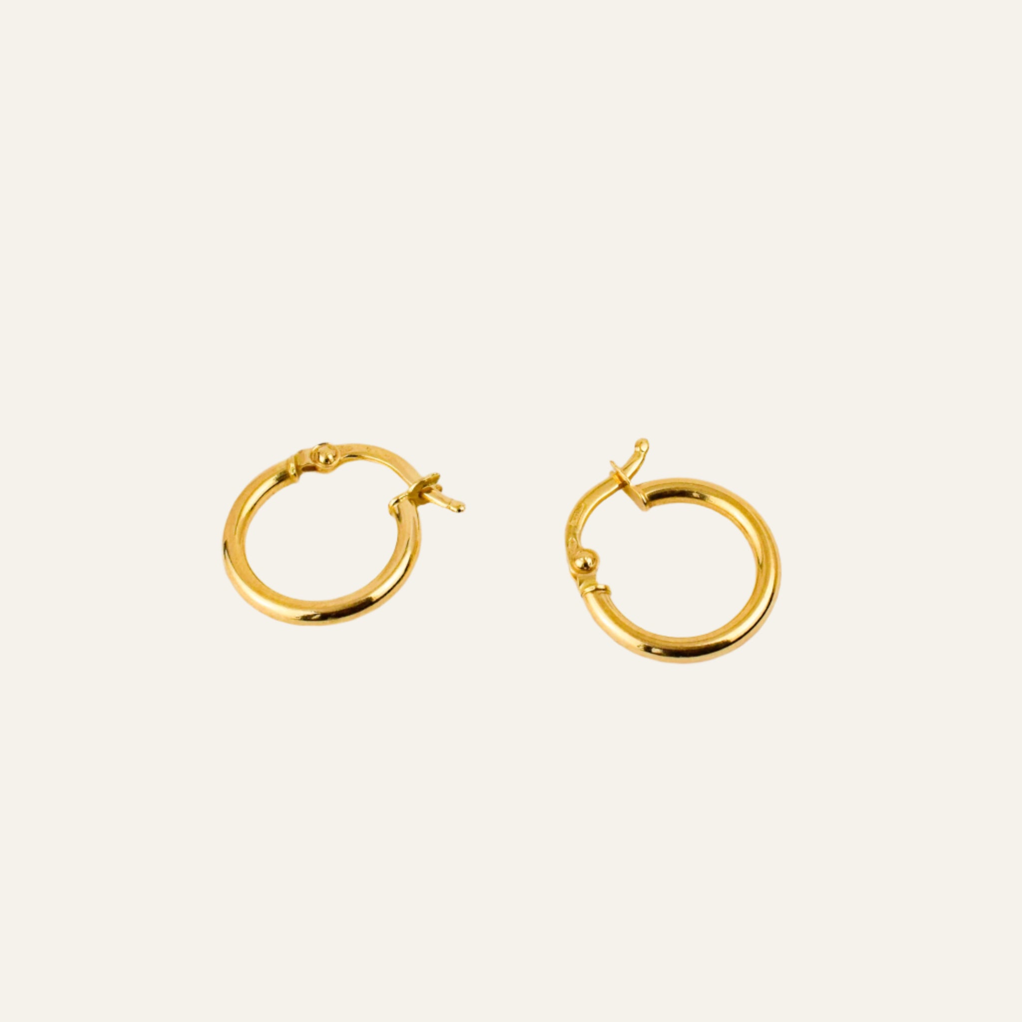14.8 mm Classic Gold Hoop Earrings