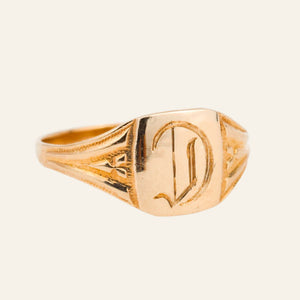 vintage gold 'D' Signet Ring