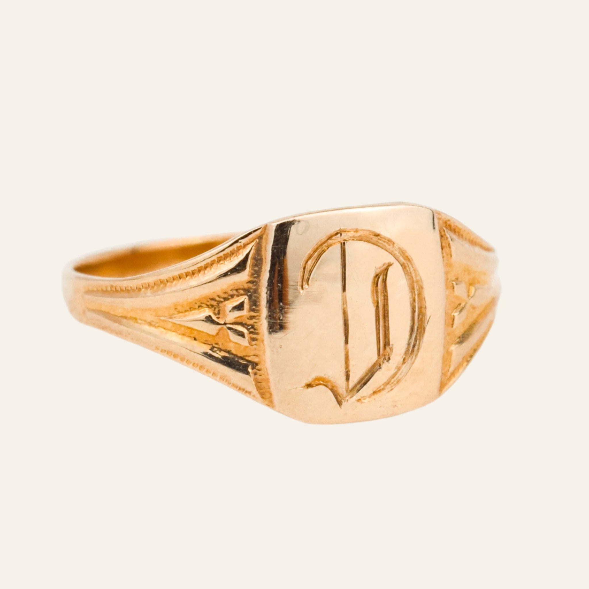 vintage gold 'D' Signet Ring