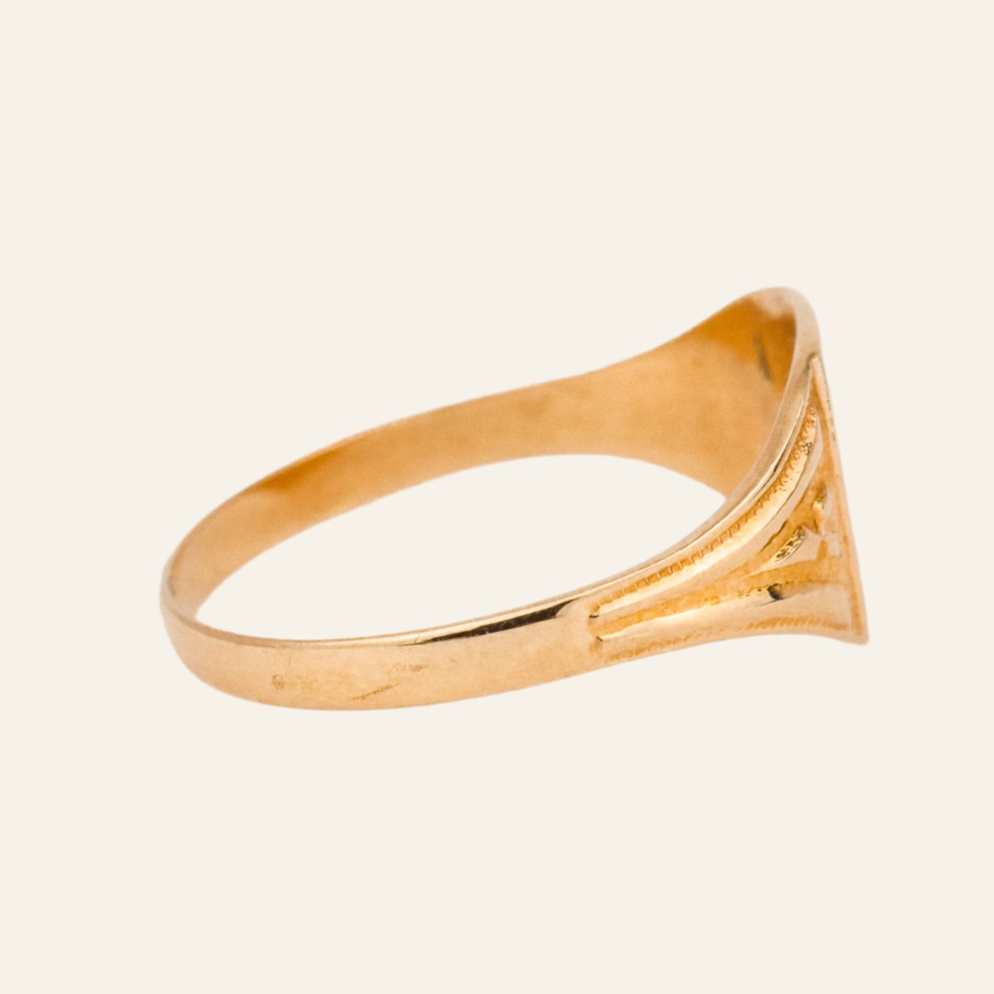 vintage gold 'D' Signet Ring