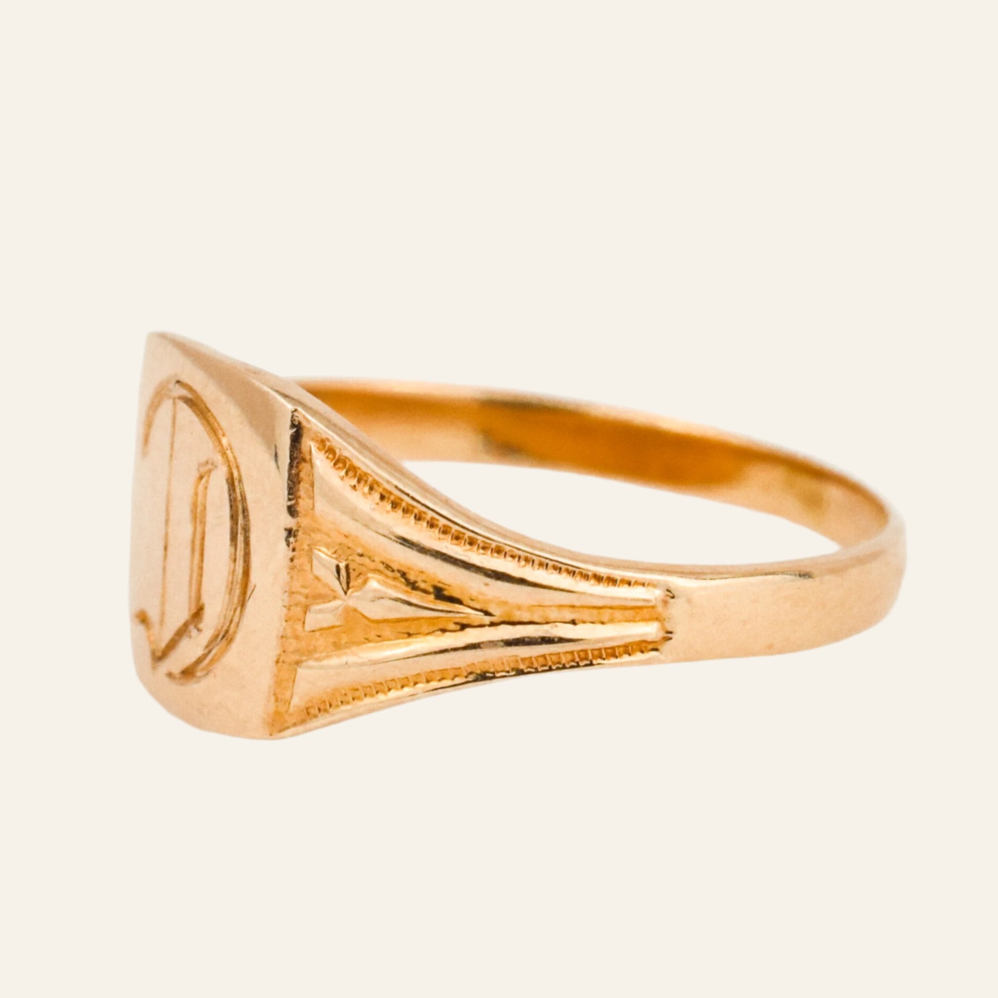 vintage gold 'D' Signet Ring