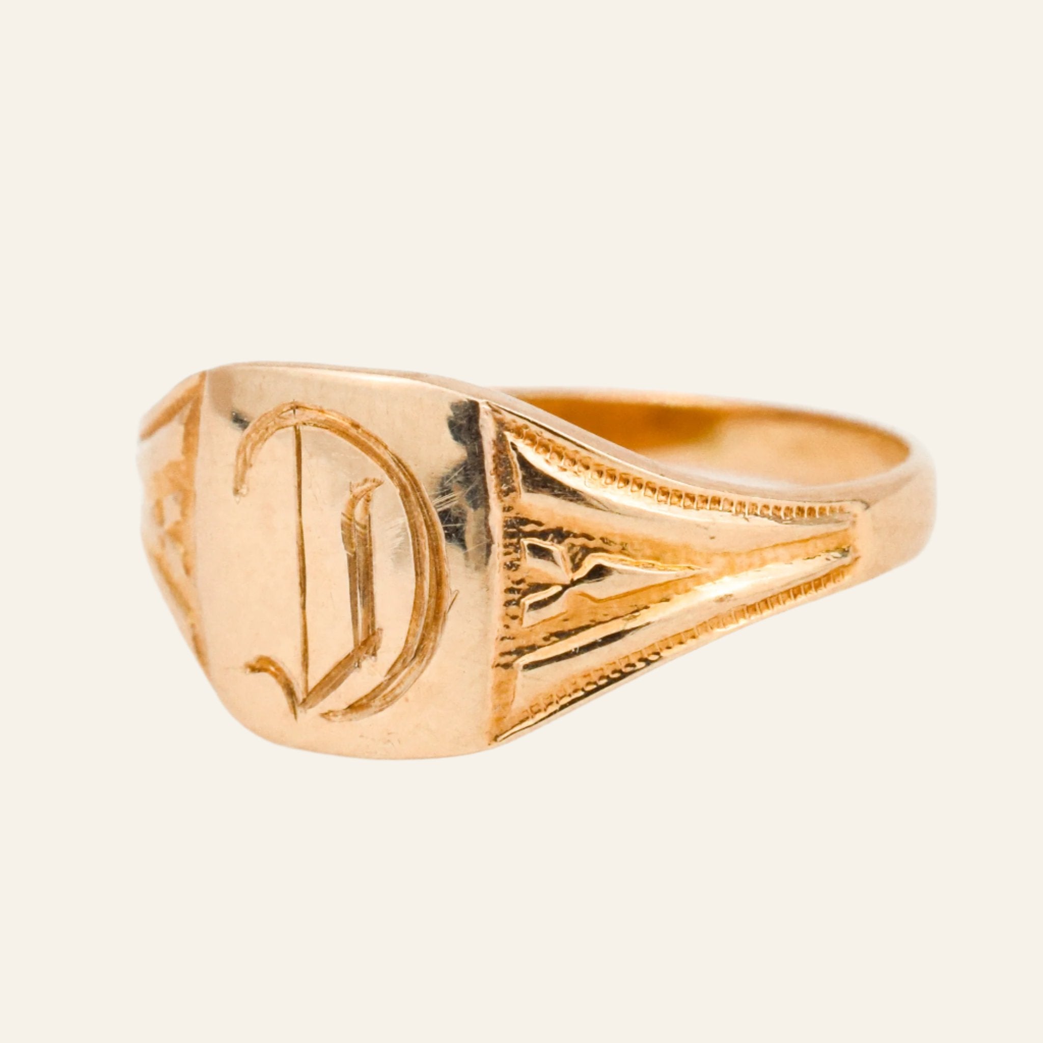 vintage gold 'D' Signet Ring